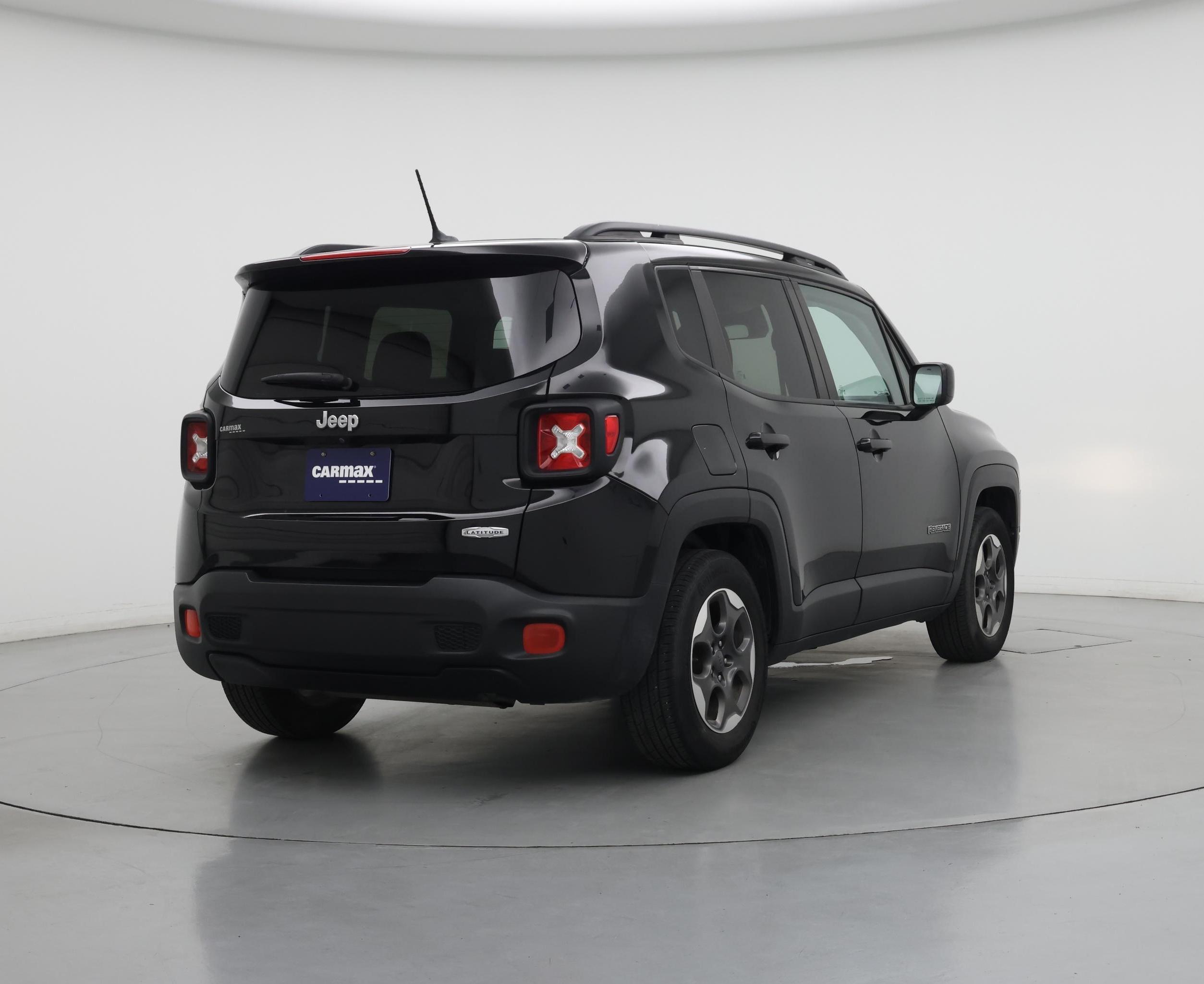 Thumbnail: 2016 Jeep Renegade - 8
