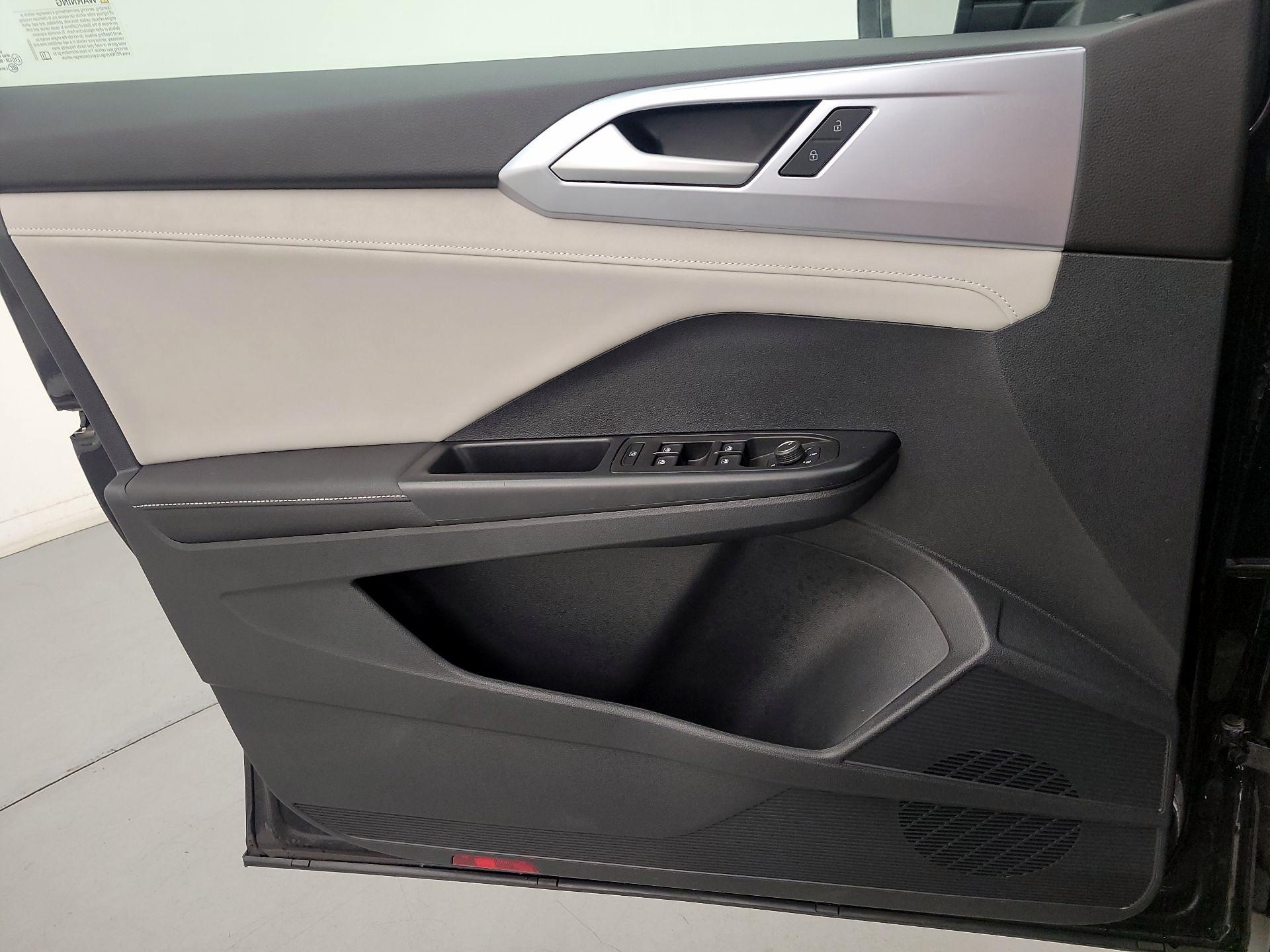 Thumbnail: 2025 Volkswagen Taos - 12