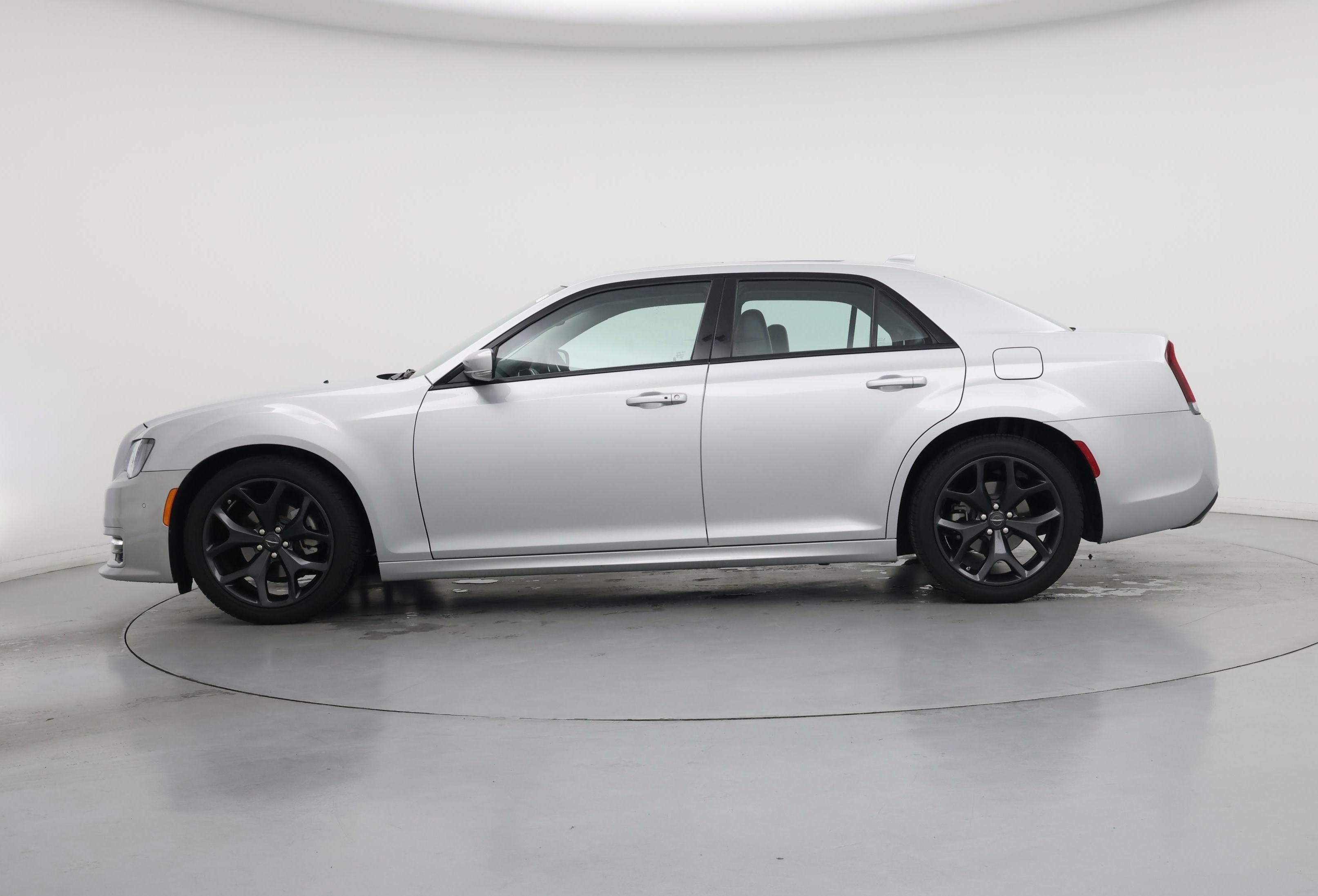 Thumbnail: 2023 Chrysler 300 - 3