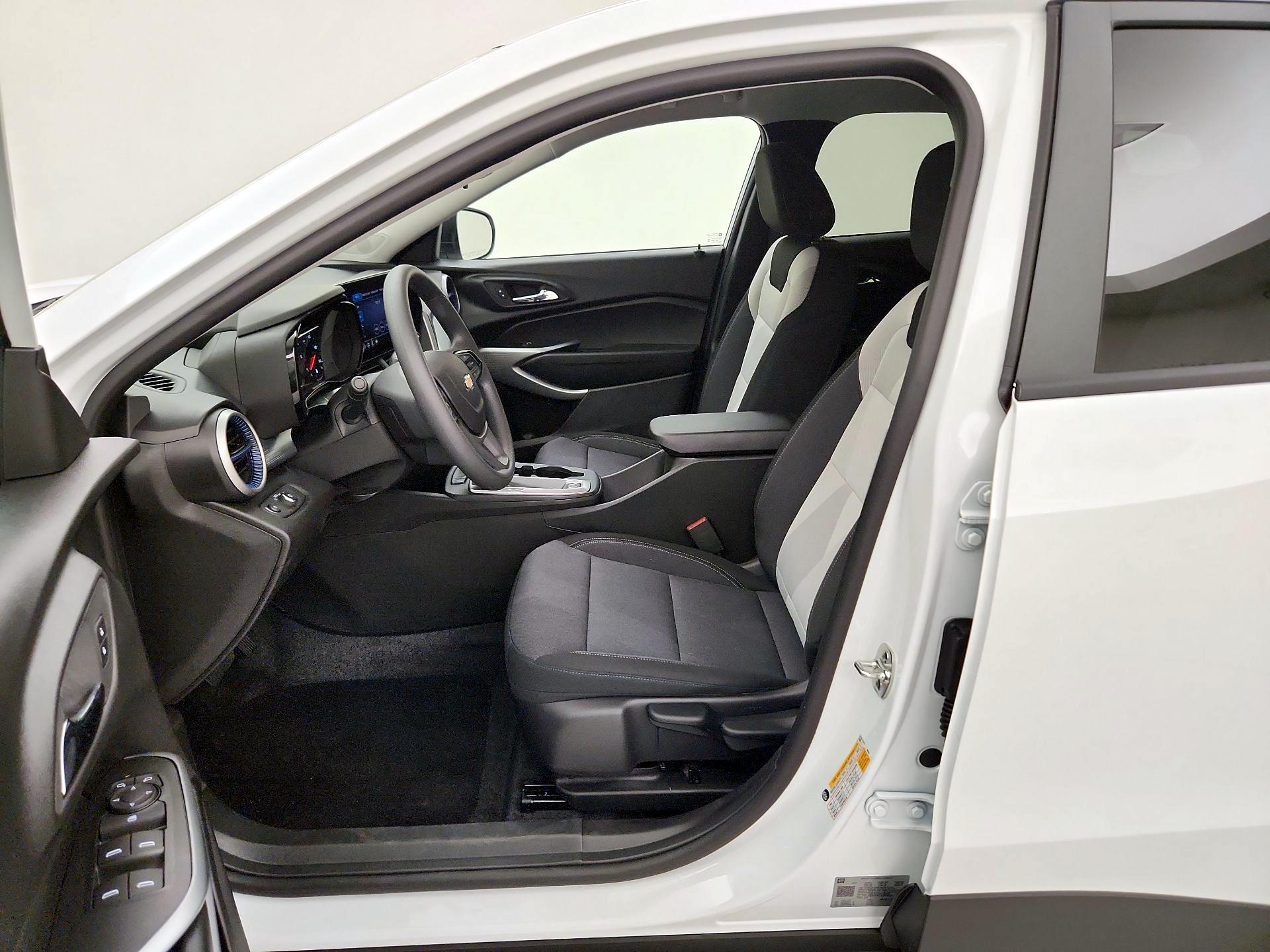 Thumbnail: 2026 Chevrolet Trax - 11