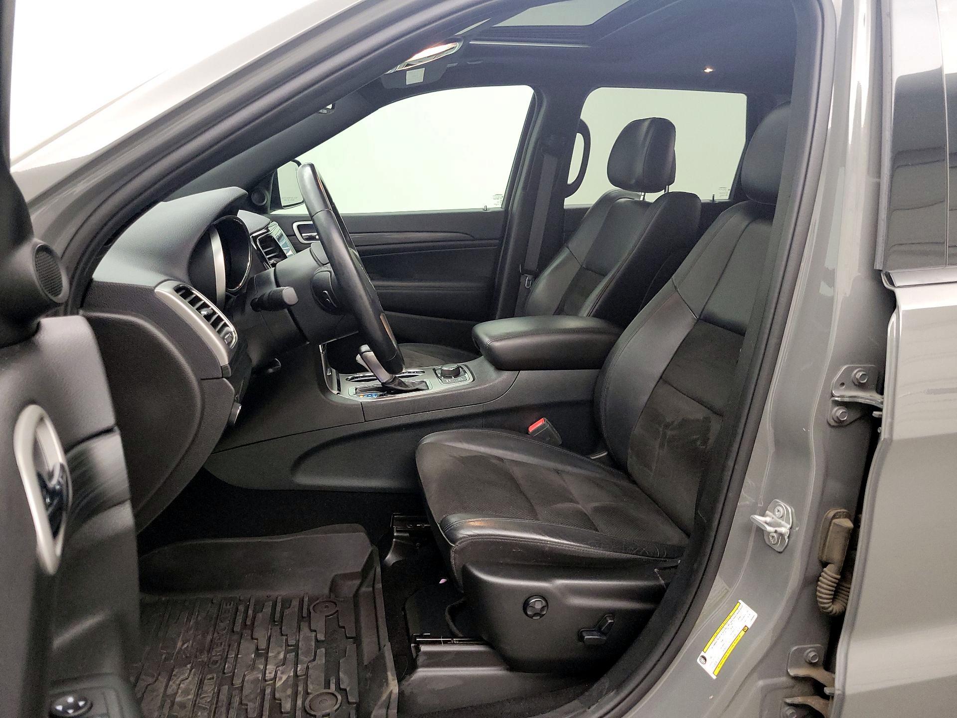 Thumbnail: 2020 Jeep Grand Cherokee - 11