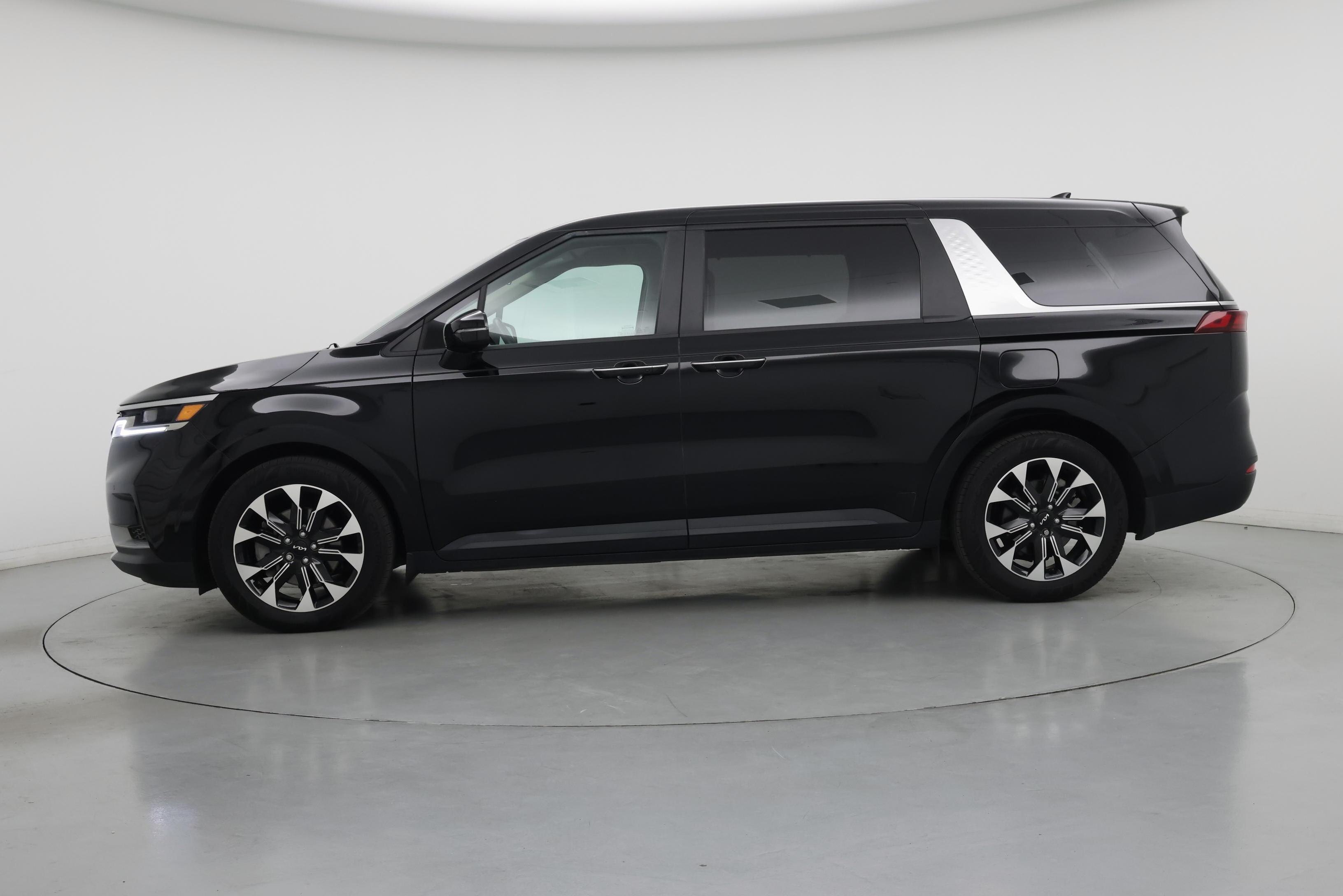 Thumbnail: 2024 Kia Carnival - 3