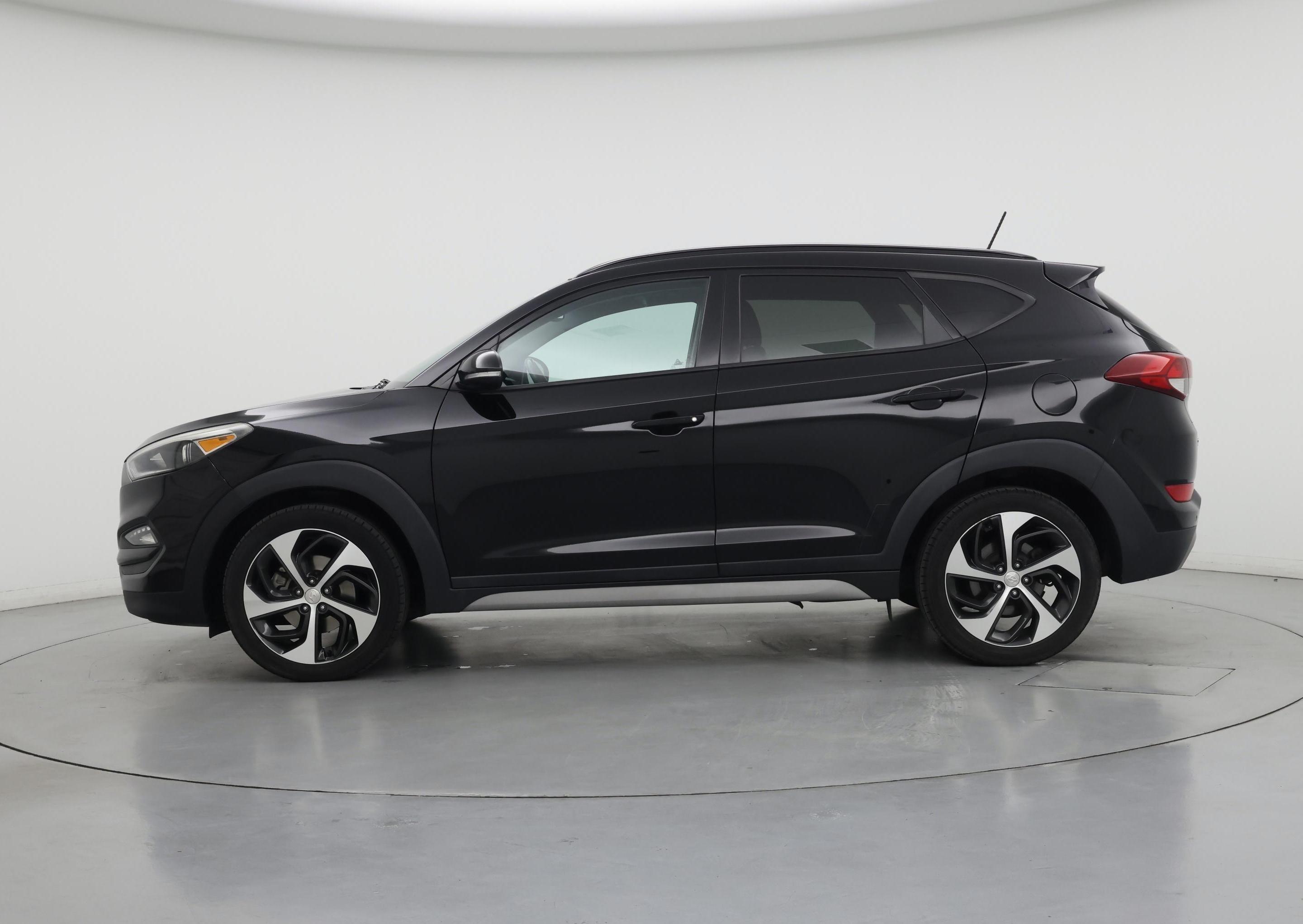 Thumbnail: 2017 Hyundai Tucson - 3
