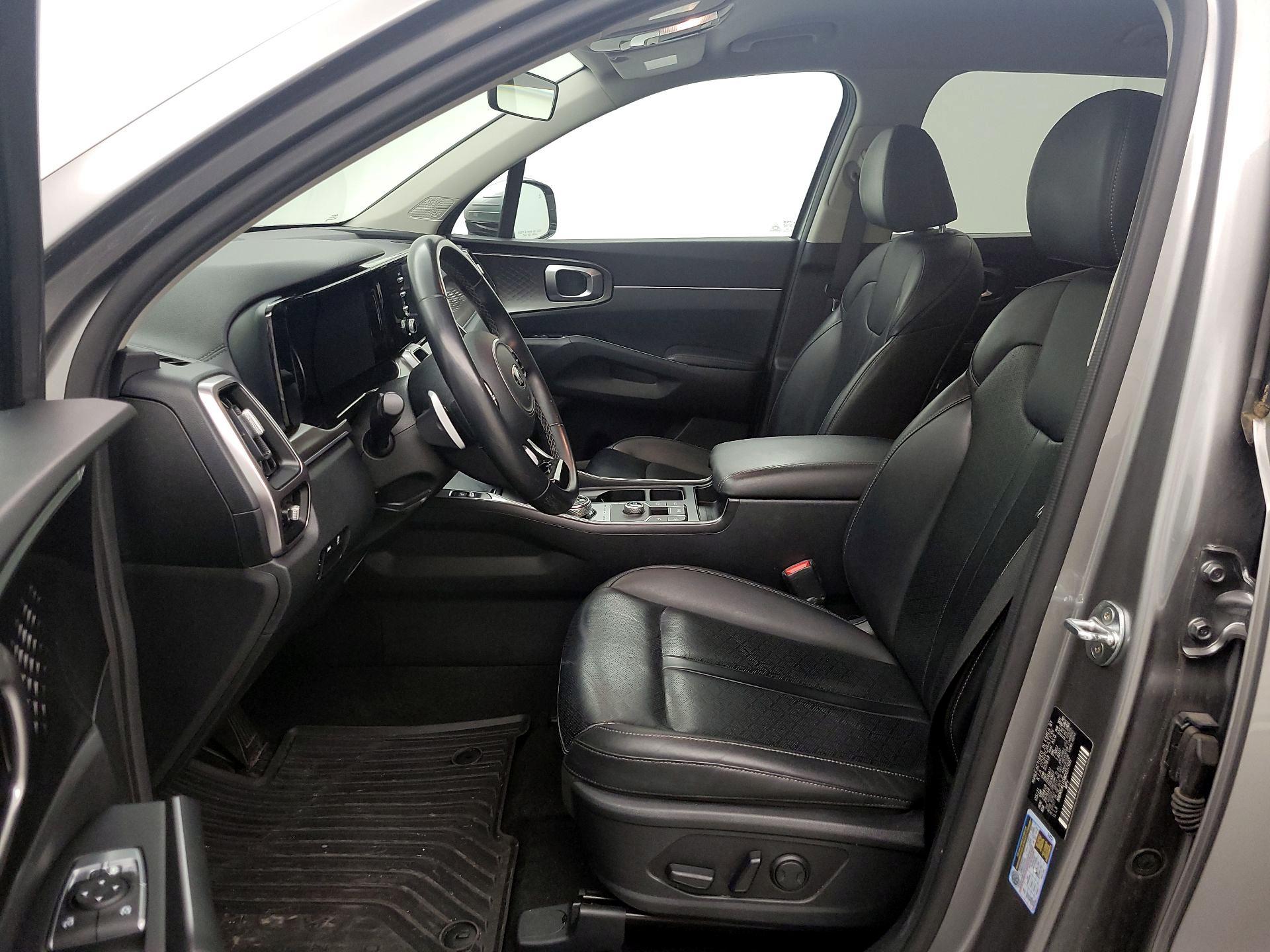 Thumbnail: 2021 Kia Sorento - 11