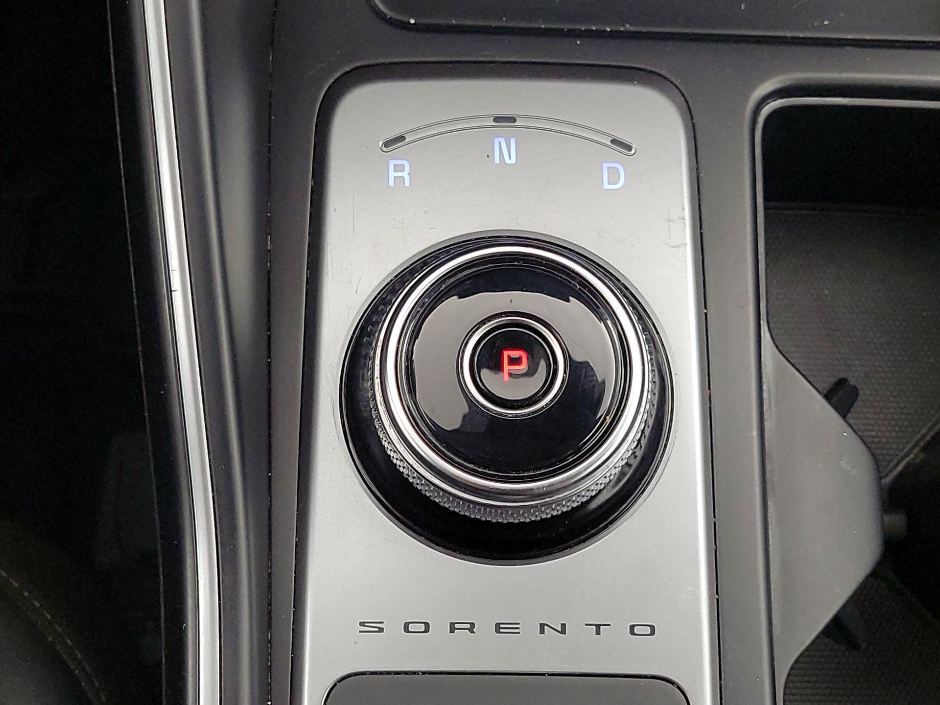 Thumbnail: 2021 Kia Sorento - 17