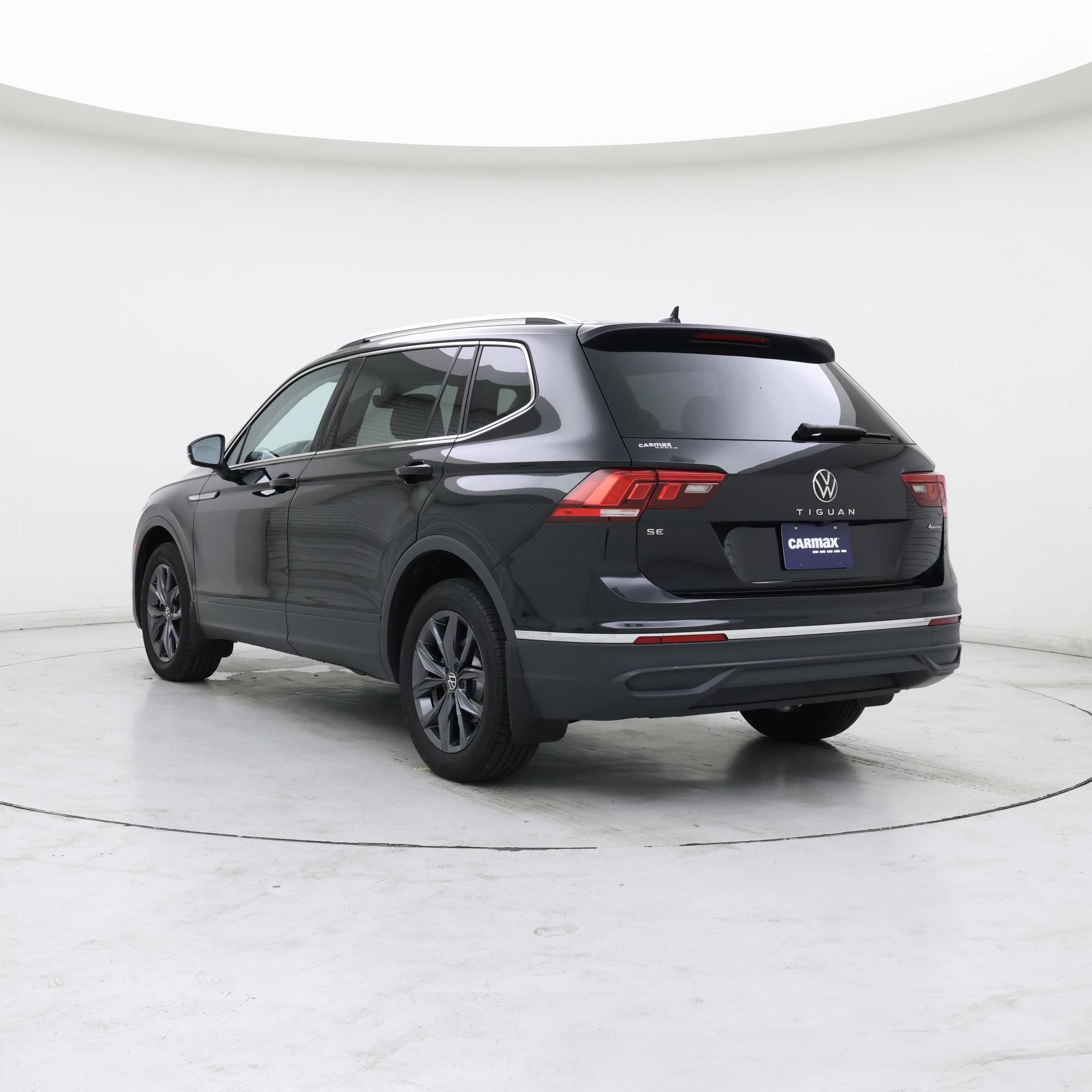 Thumbnail: 2022 Volkswagen Tiguan - 2