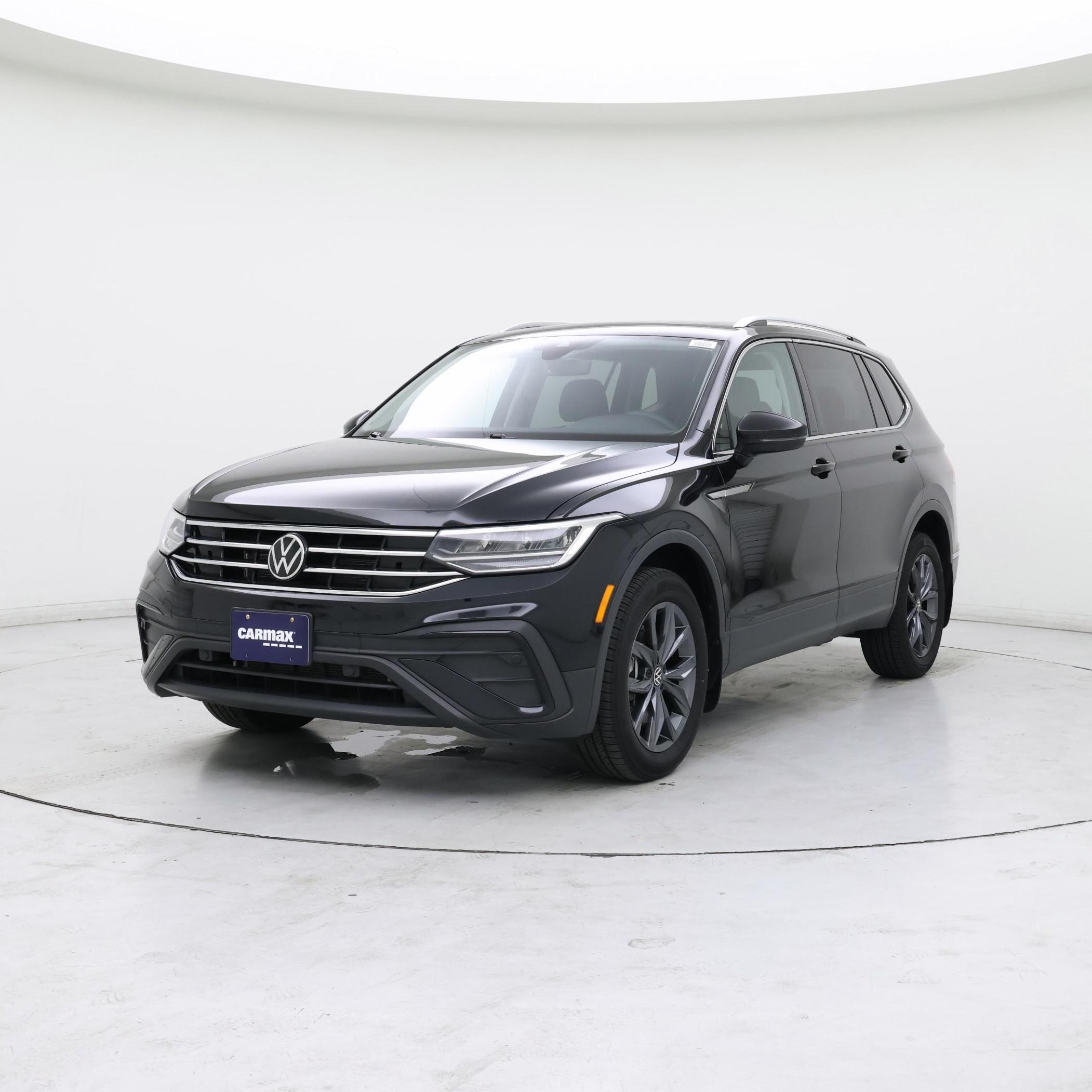 Thumbnail: 2022 Volkswagen Tiguan - 4