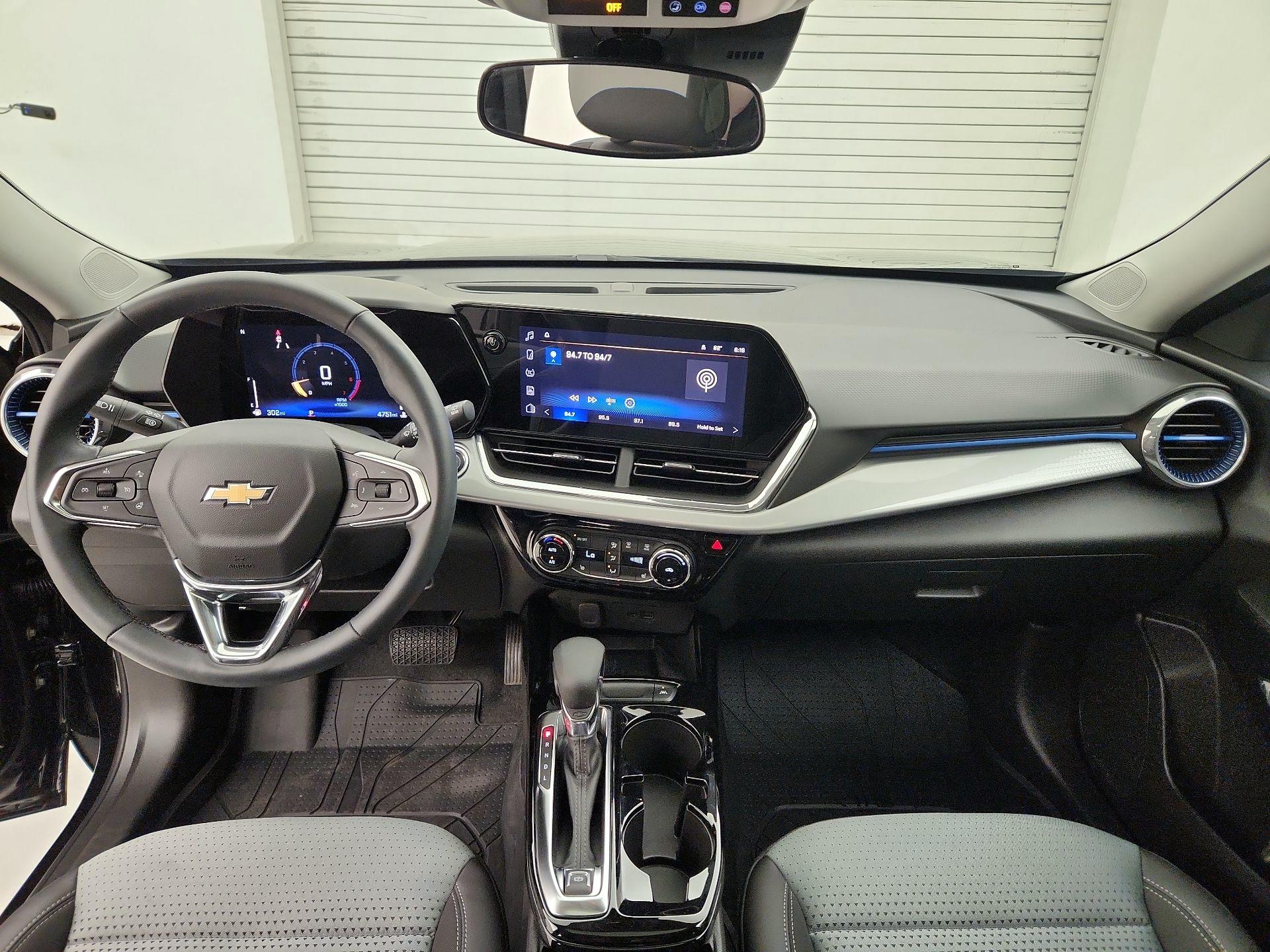 Thumbnail: 2025 Chevrolet Trax - 9