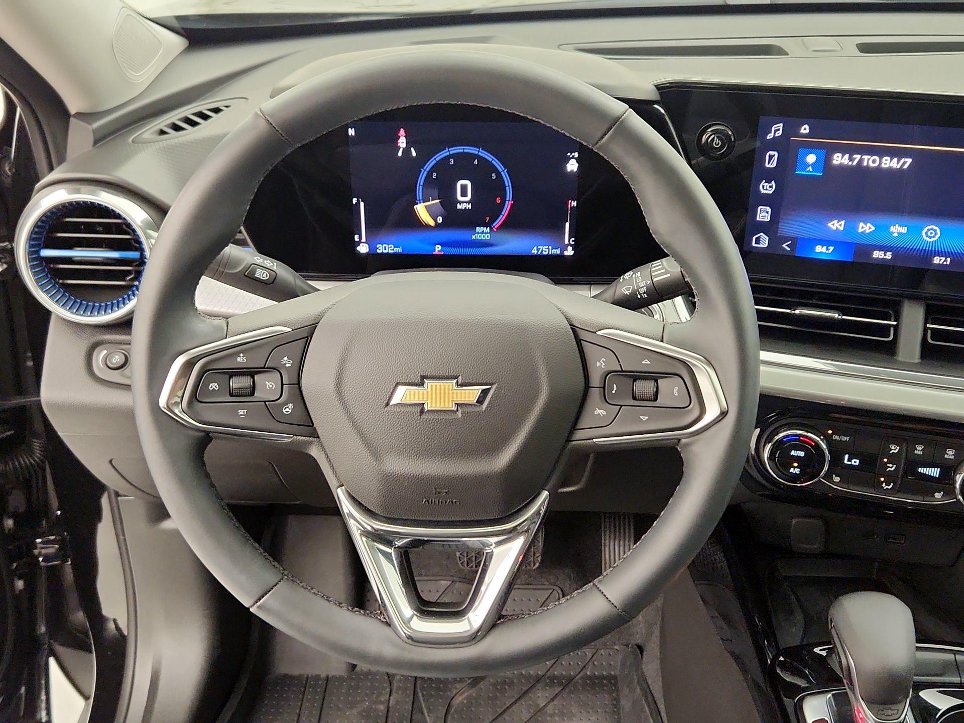 Thumbnail: 2025 Chevrolet Trax - 10