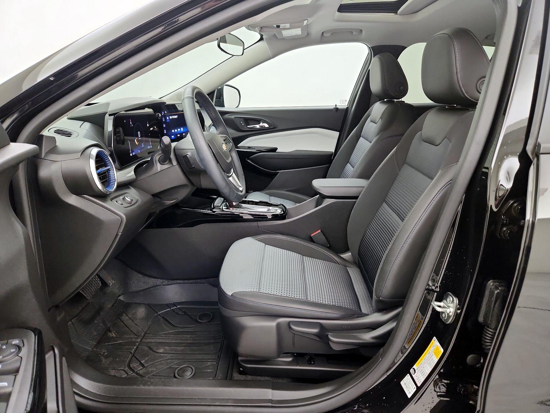 Thumbnail: 2025 Chevrolet Trax - 11