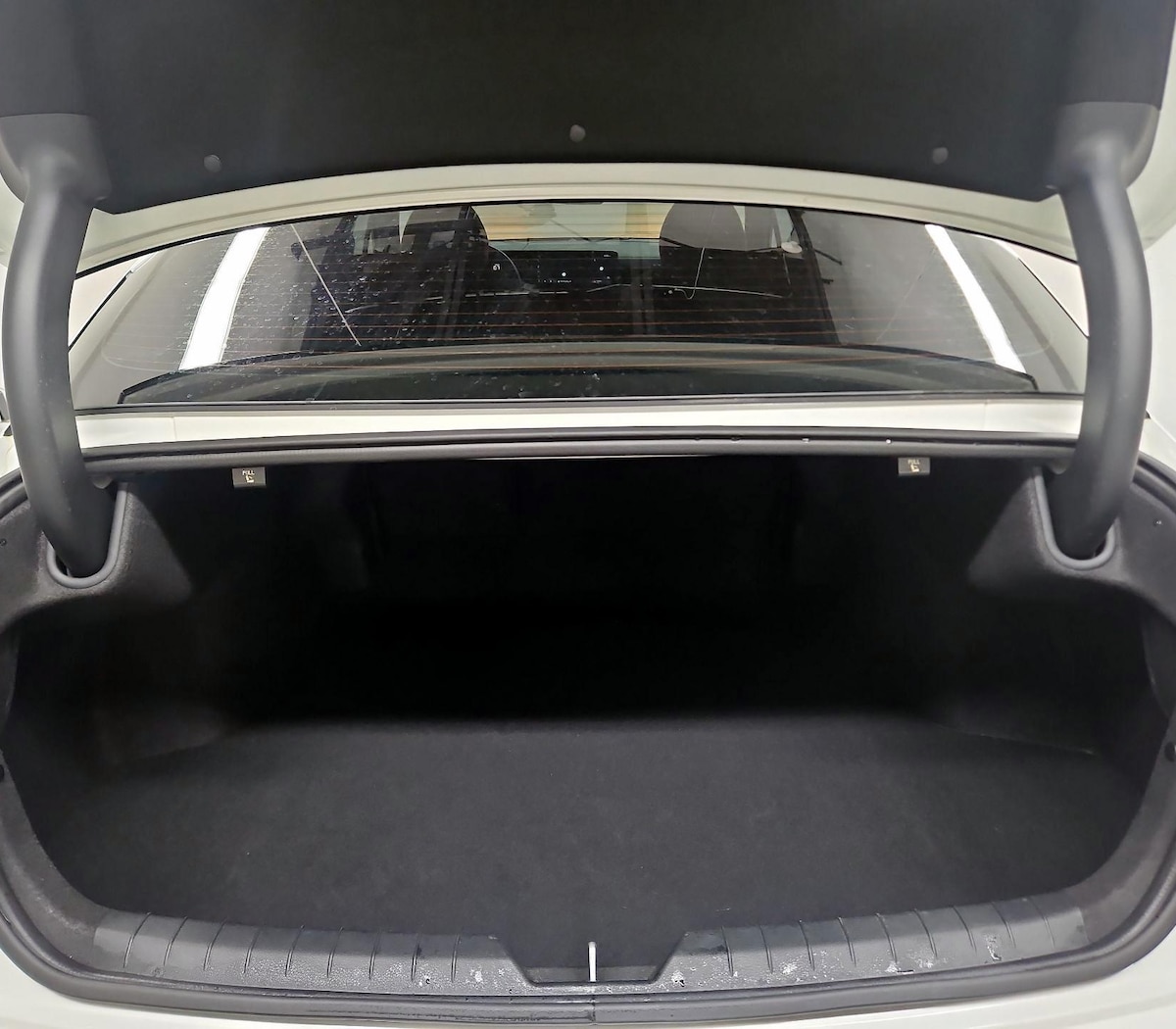 Trunk/Cargo (Seats Up)