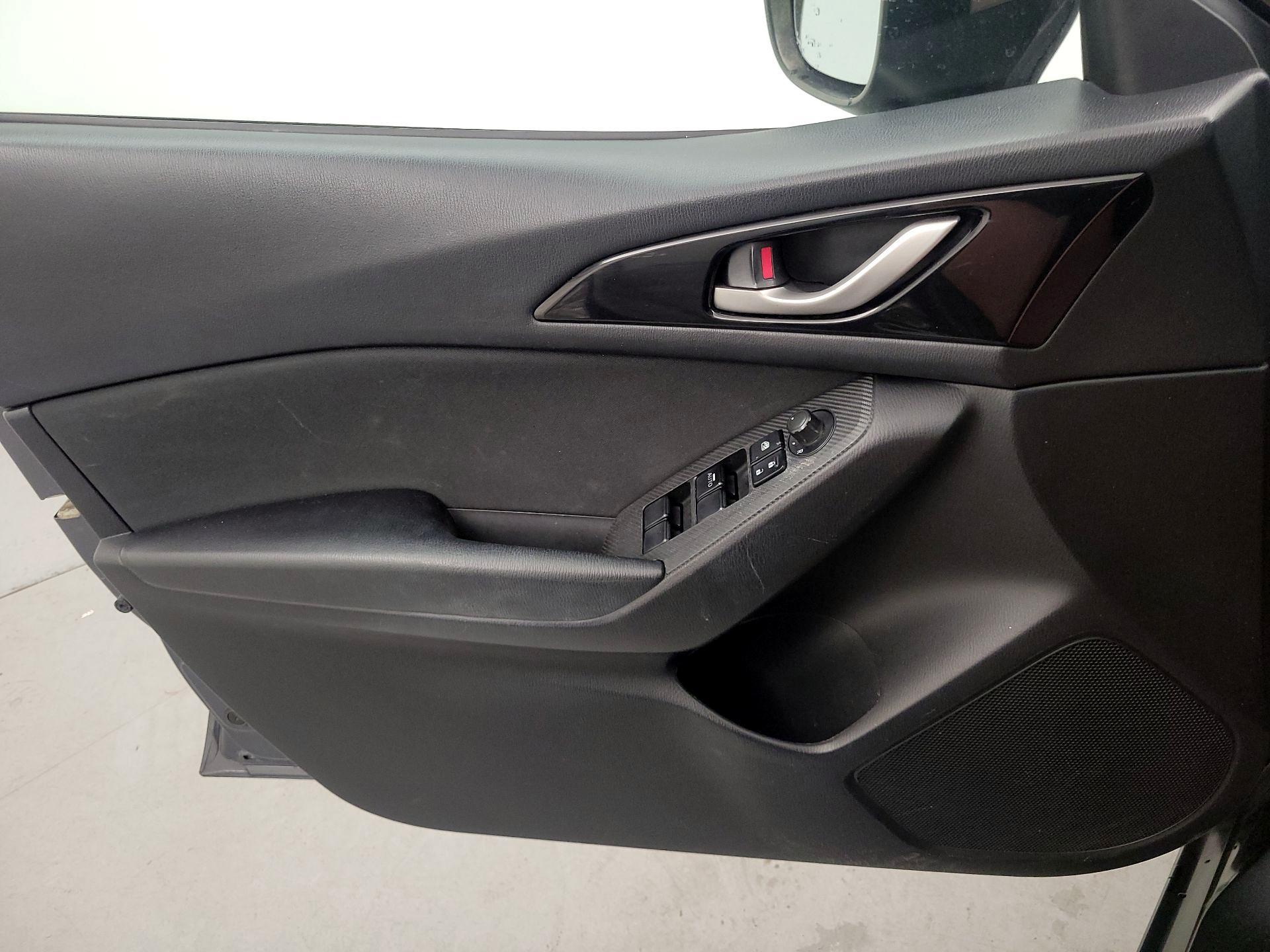Thumbnail: 2016 Mazda Mazda3 - 12
