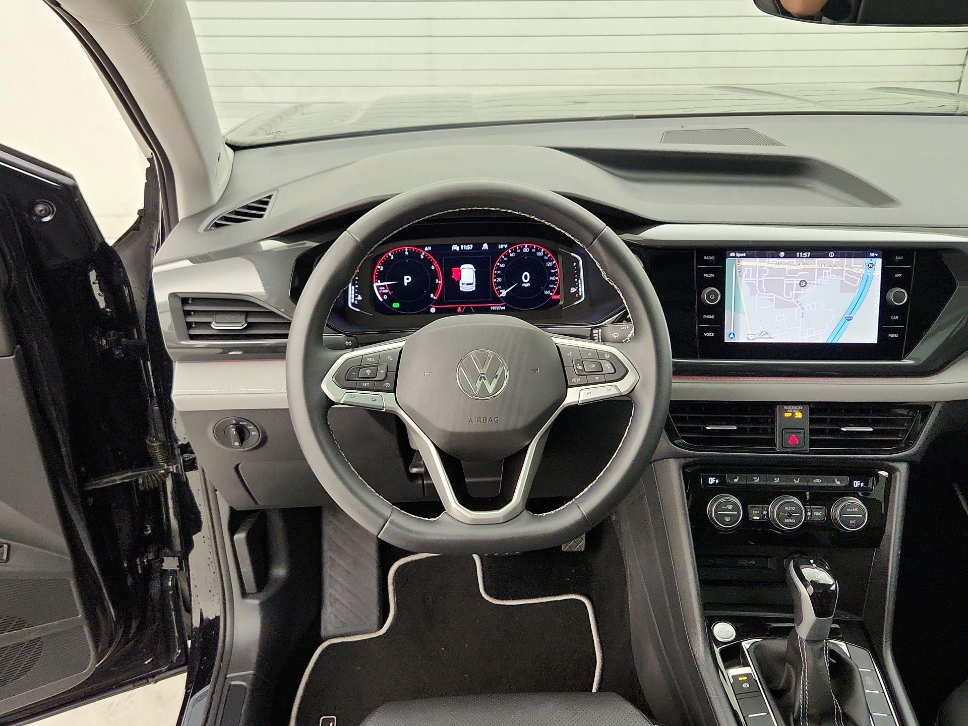 Thumbnail: 2023 Volkswagen Taos - 10