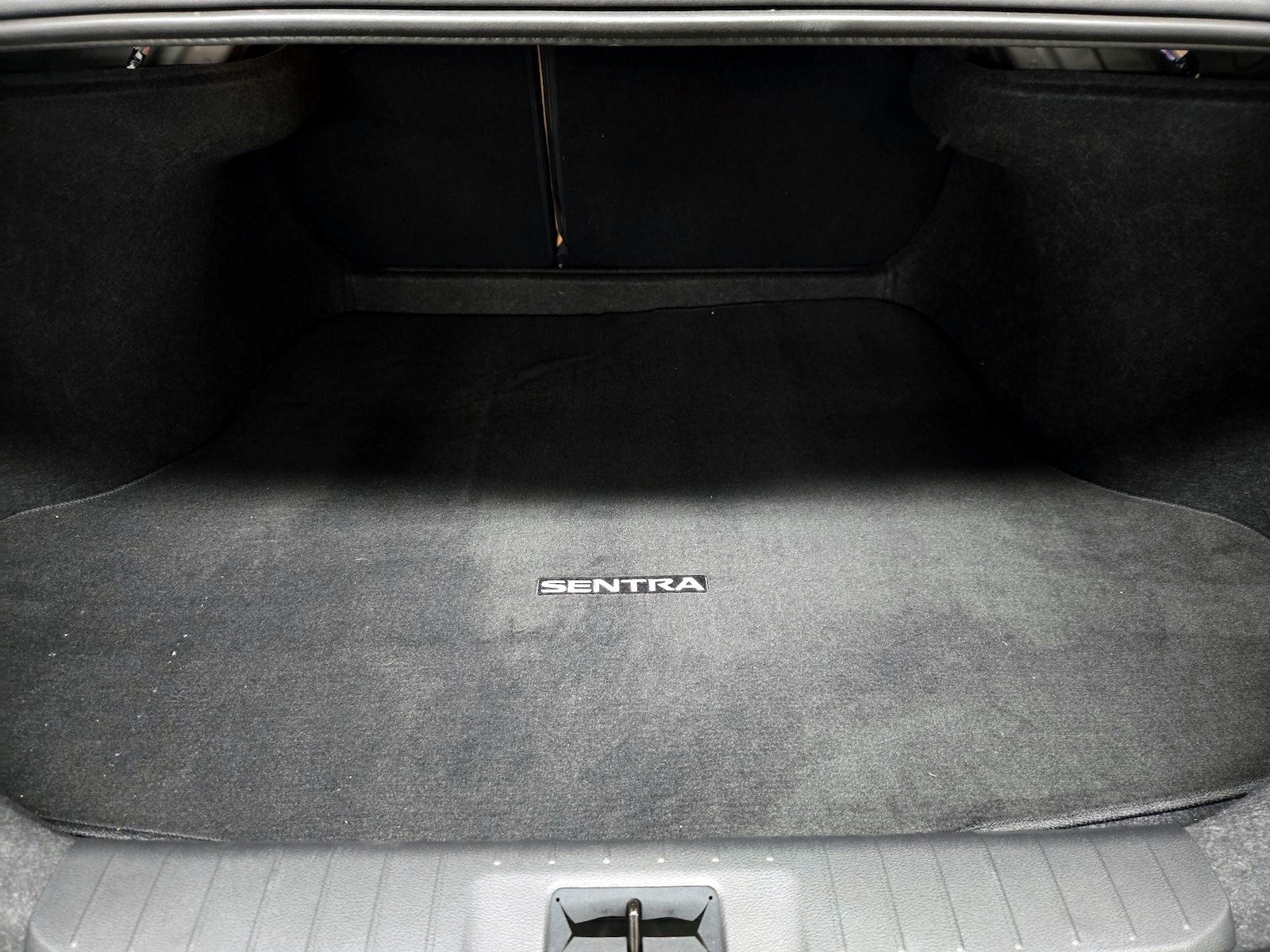 2025 Nissan Sentra SV - Photo 22