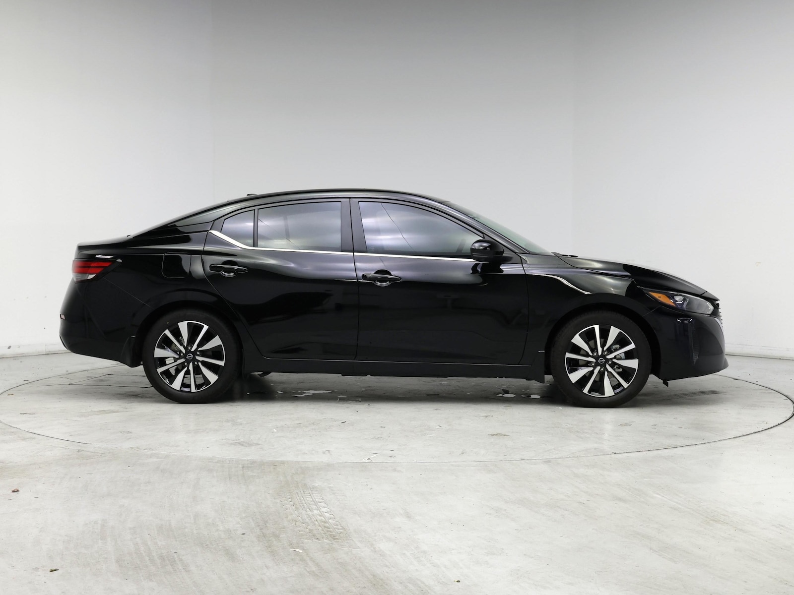 2025 Nissan Sentra SV - Photo 8