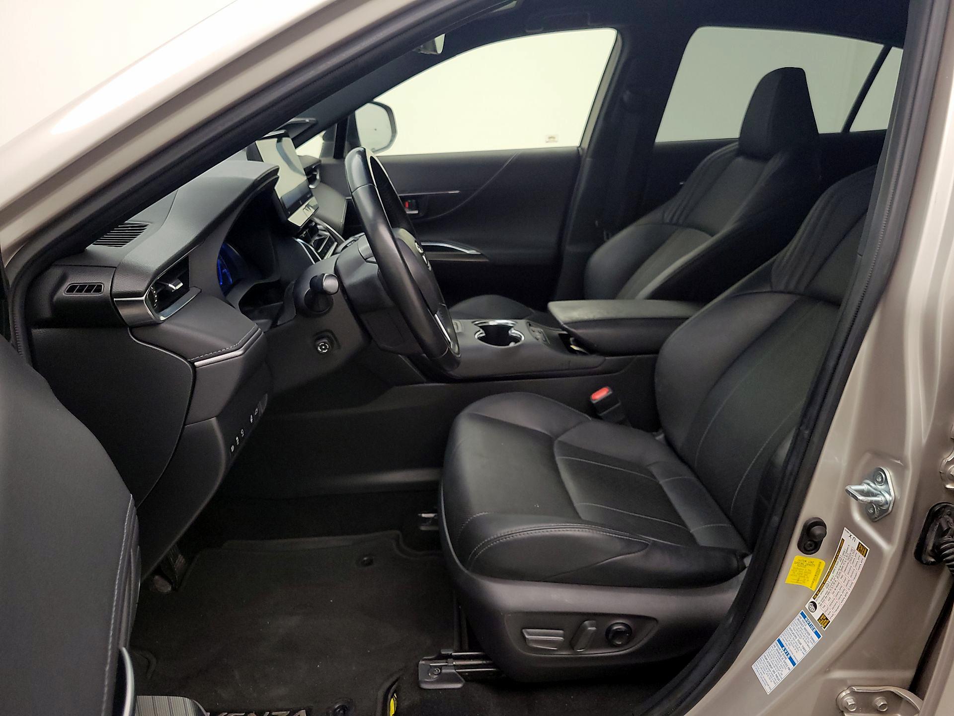 Thumbnail: 2021 Toyota Venza - 11