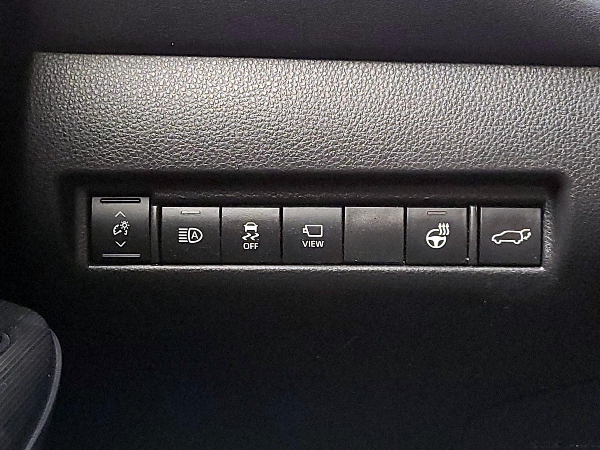 Thumbnail: 2021 Toyota Venza - 13