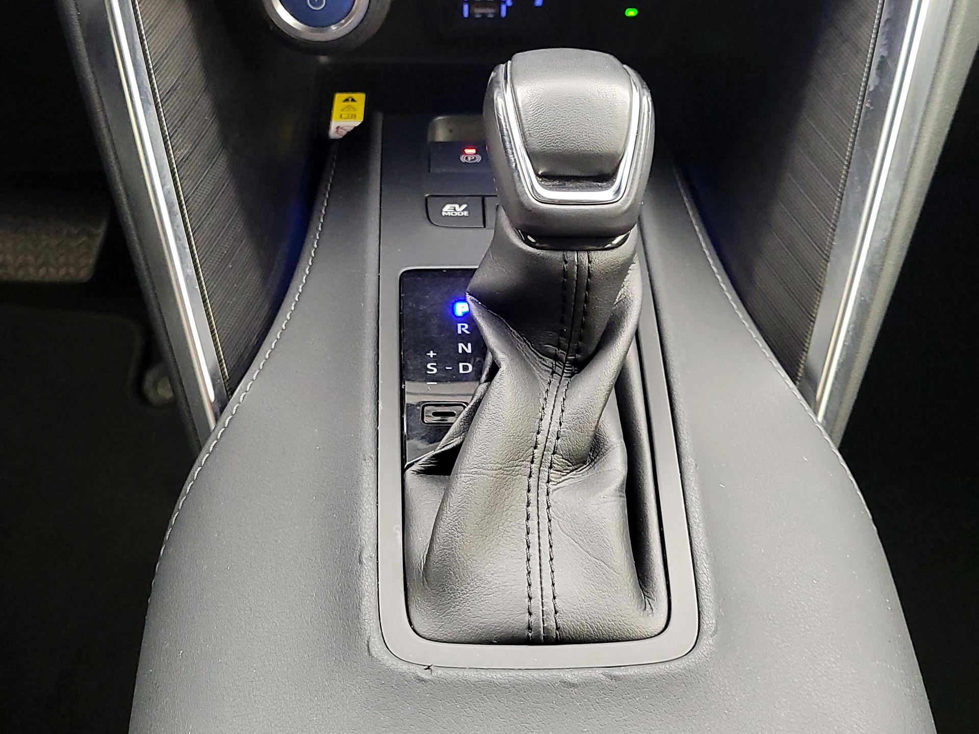Thumbnail: 2021 Toyota Venza - 18