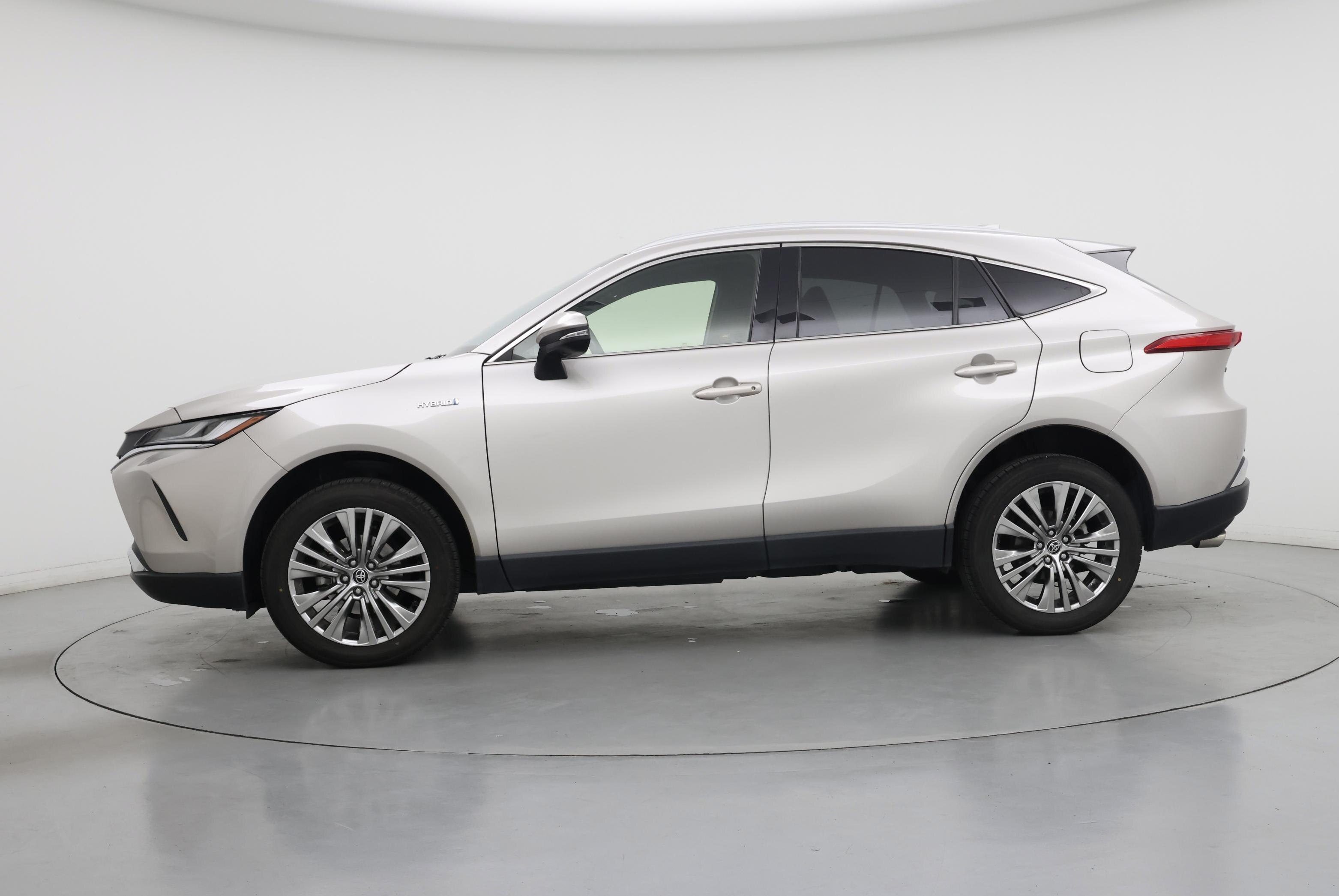 Thumbnail: 2021 Toyota Venza - 3