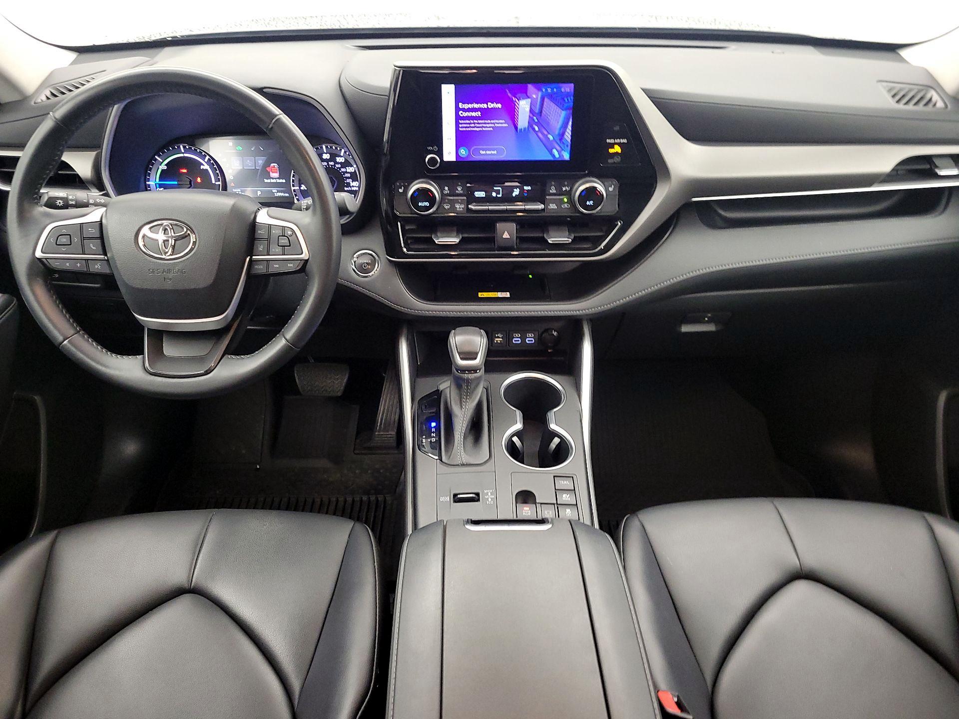 Thumbnail: 2023 Toyota Highlander - 9