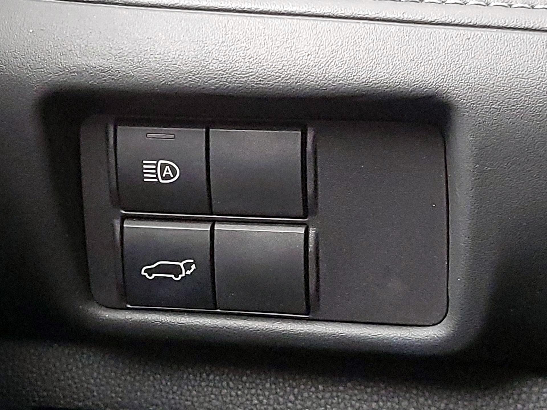 Thumbnail: 2023 Toyota Highlander - 13