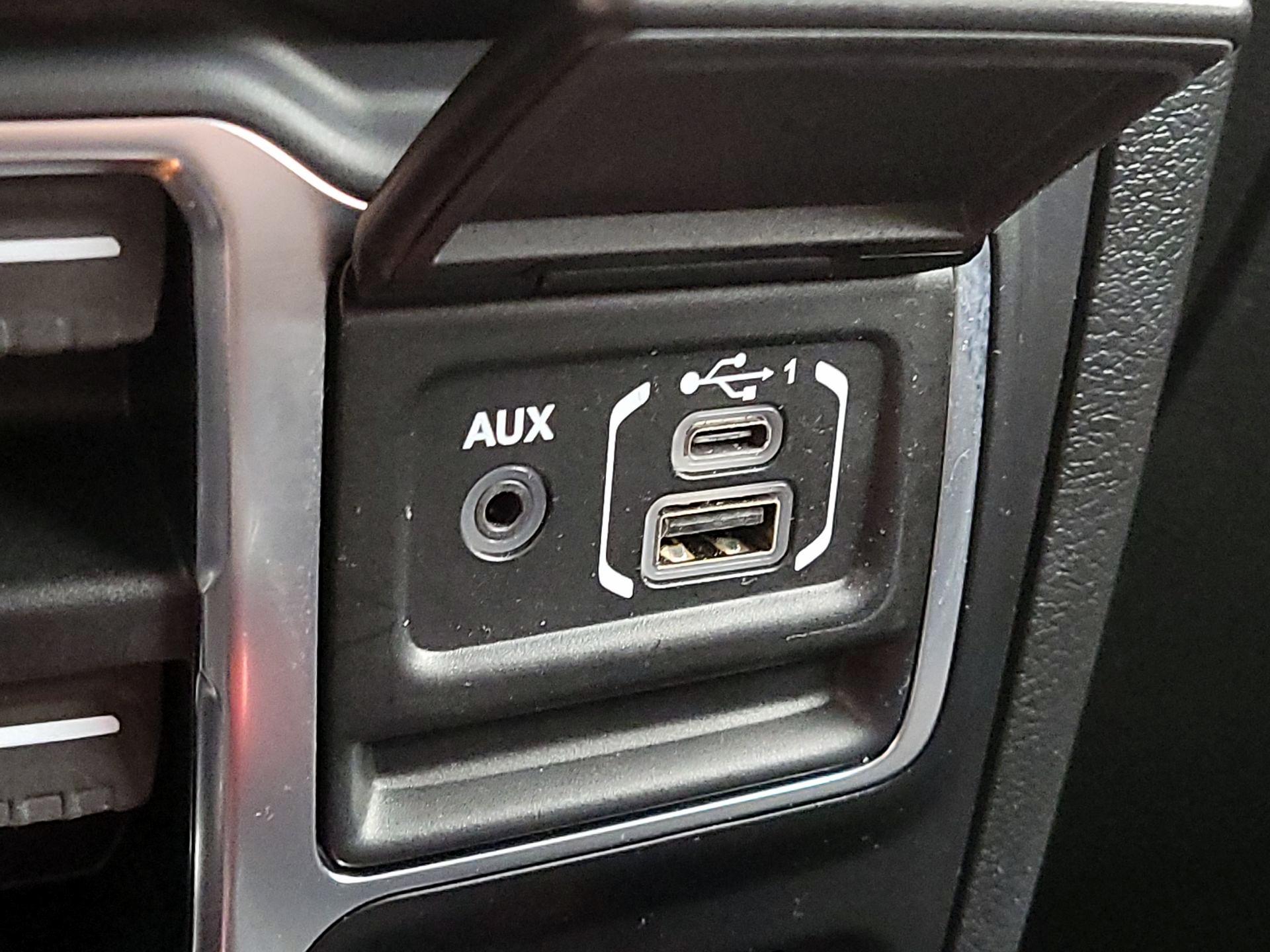 Thumbnail: 2020 Jeep Gladiator - 19