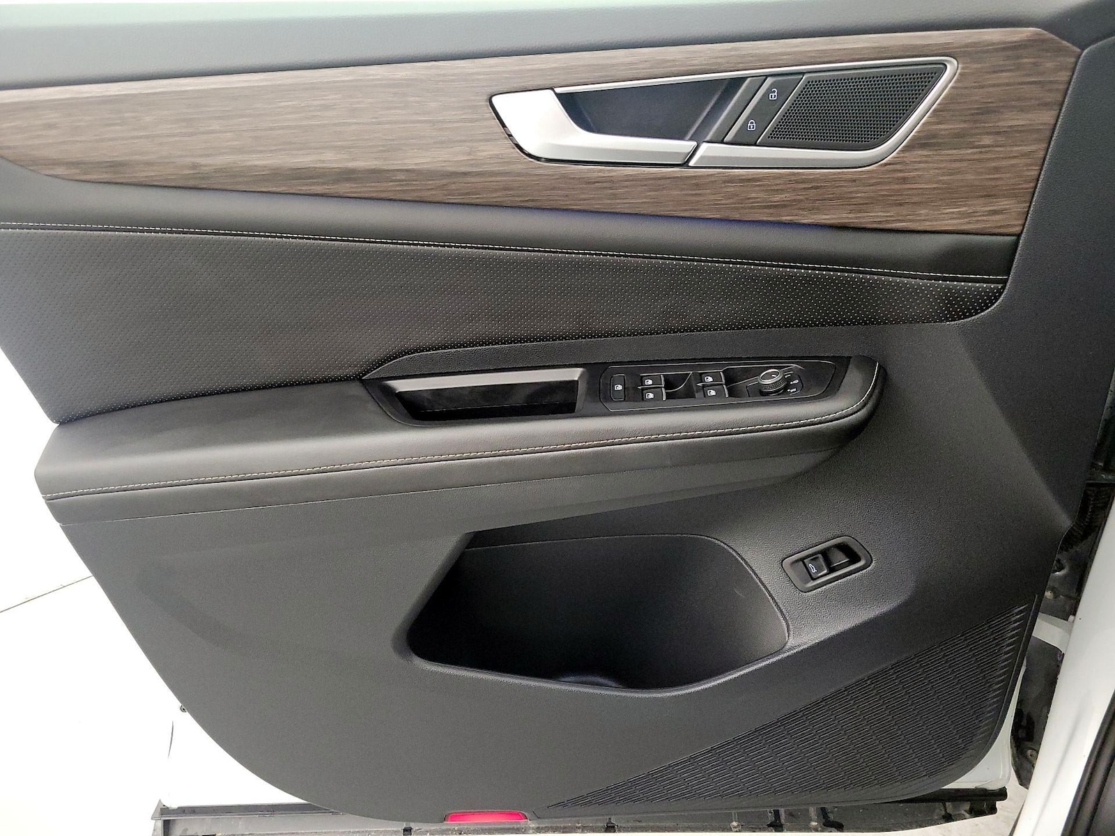 2024 Volkswagen Atlas SEL - Photo 13