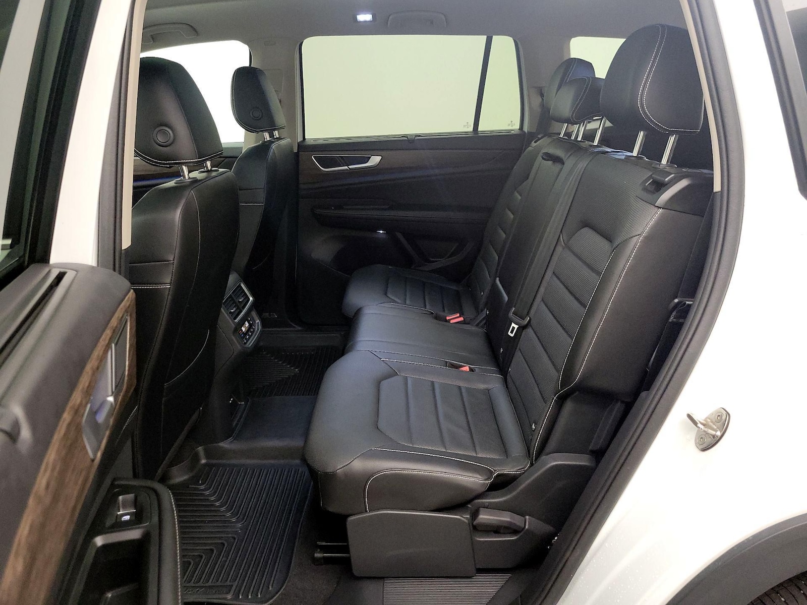 2024 Volkswagen Atlas SEL - Photo 22