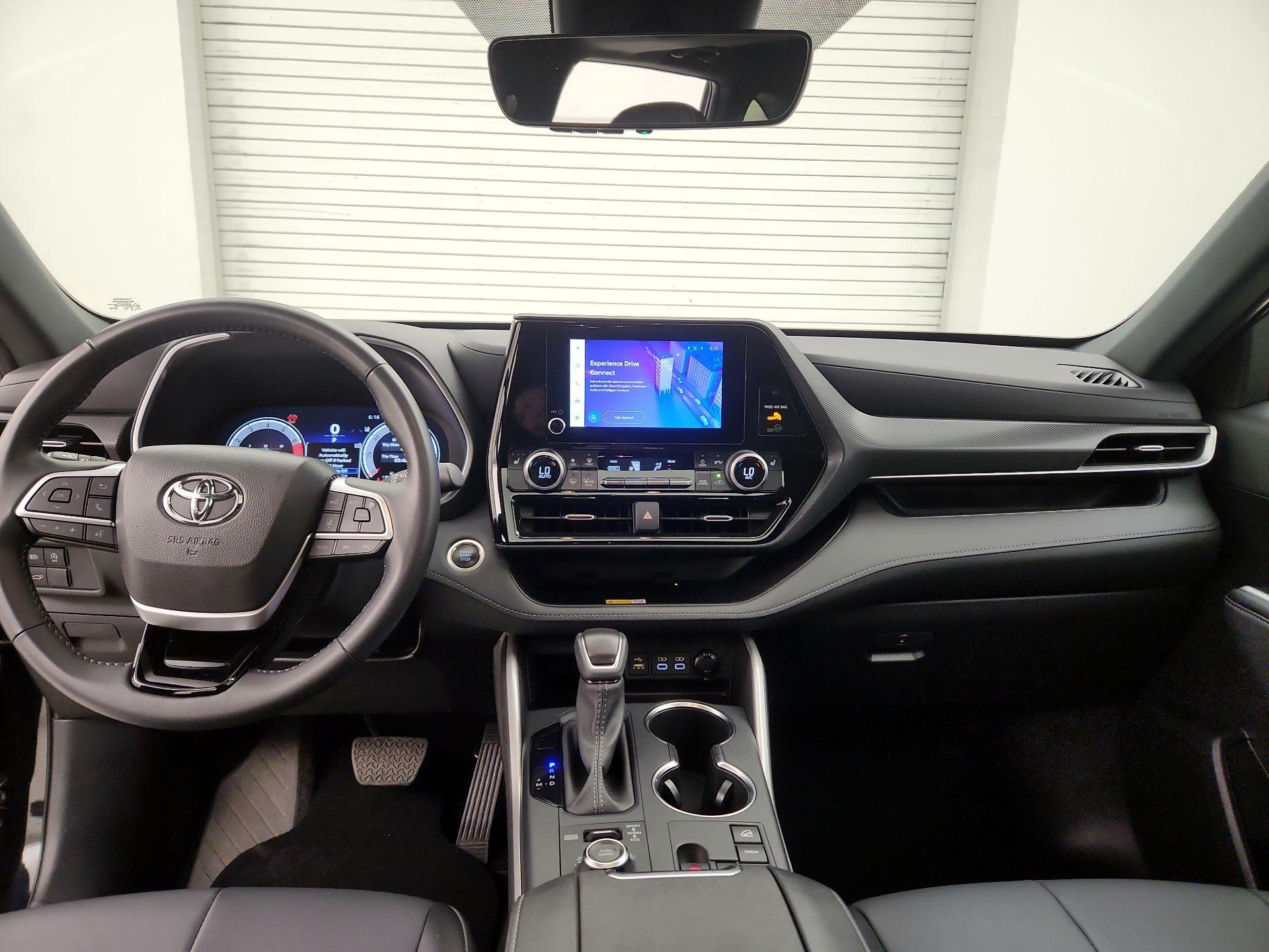 Thumbnail: 2025 Toyota Highlander - 9