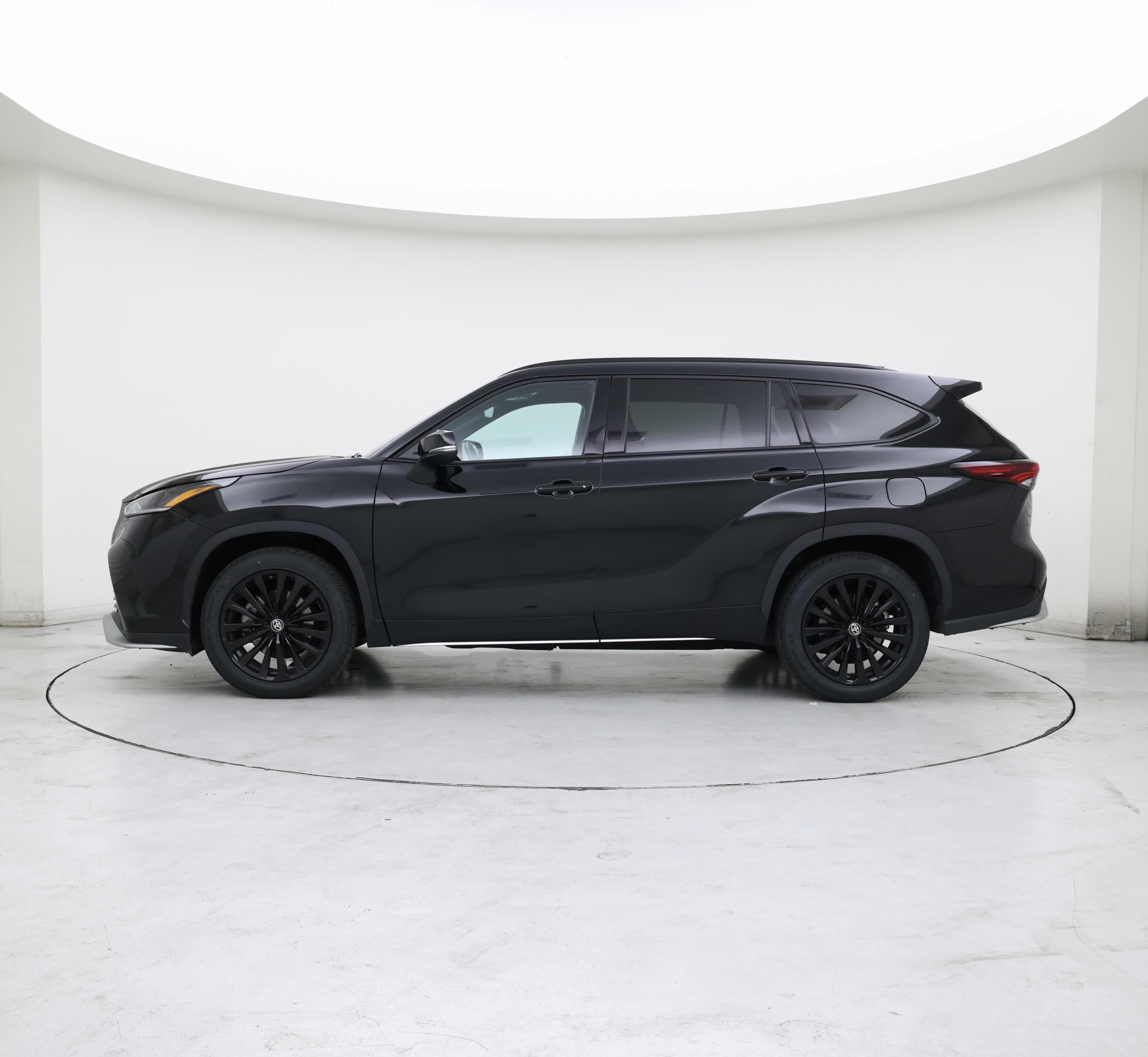 Thumbnail: 2025 Toyota Highlander - 3