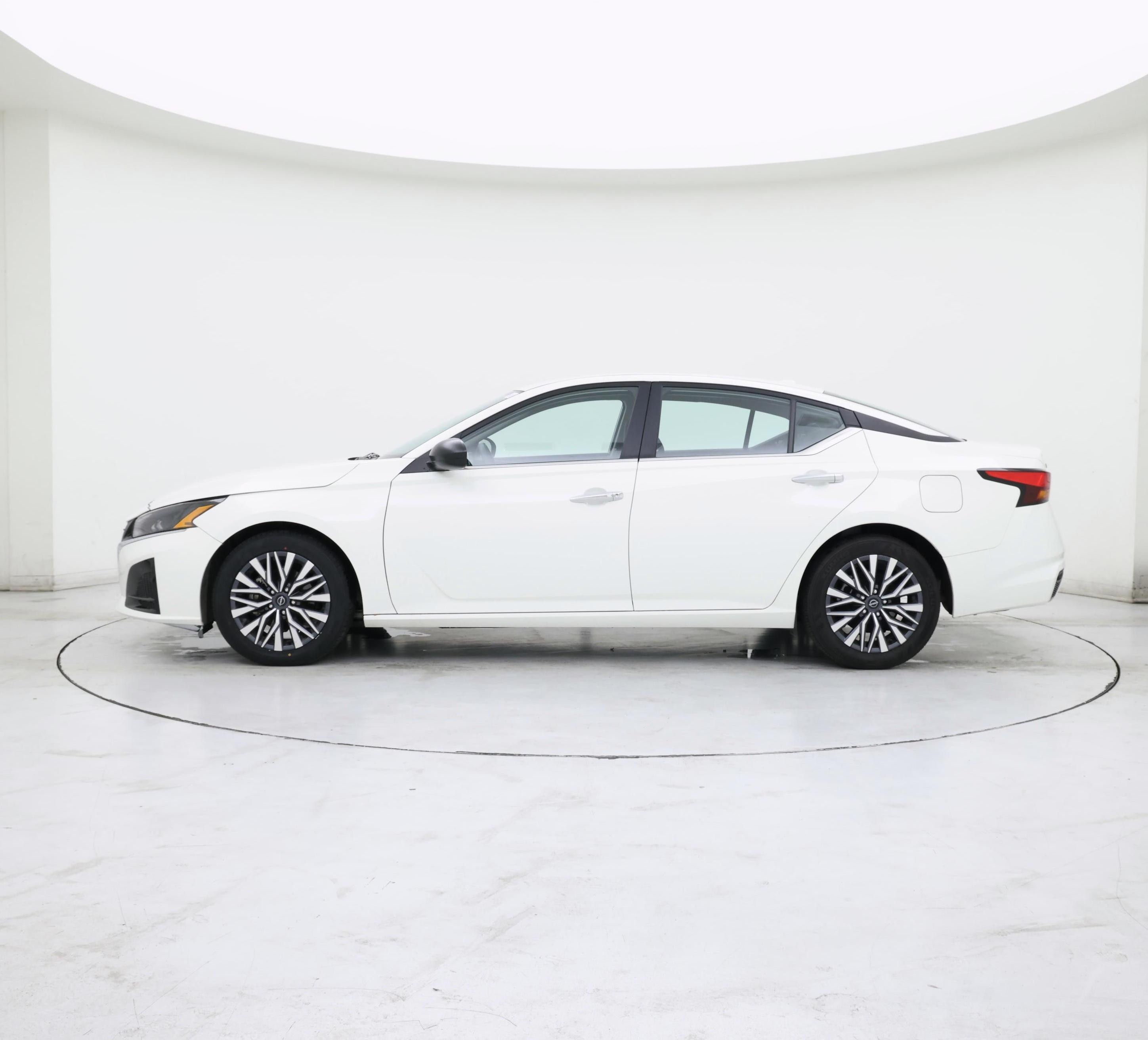 Thumbnail: 2025 Nissan Altima - 3