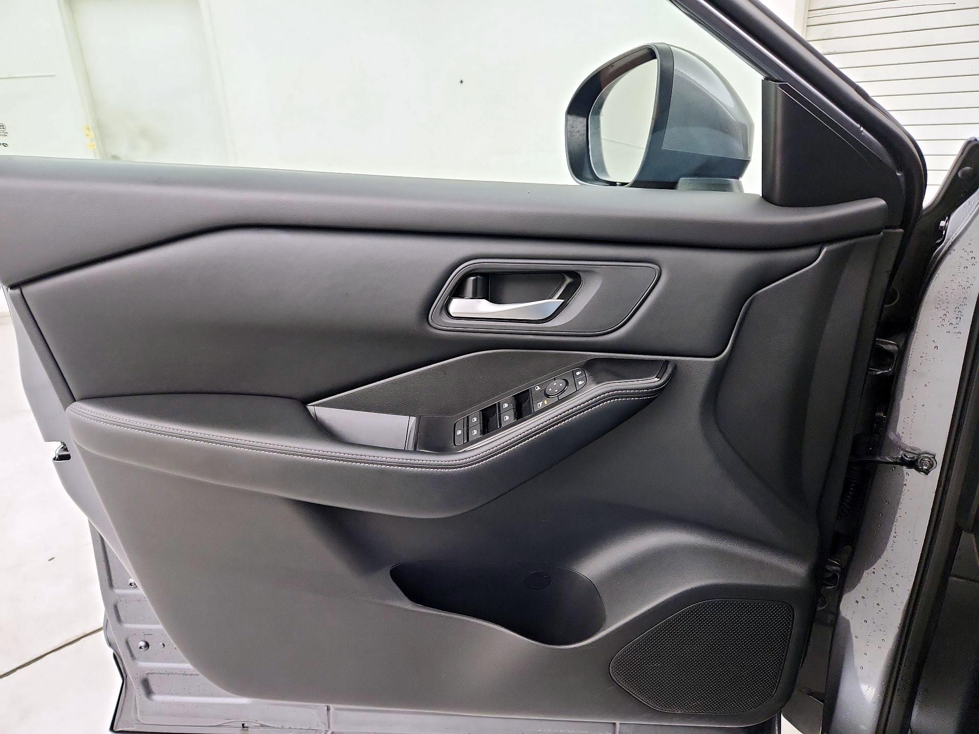 Thumbnail: 2025 Nissan Rogue - 12