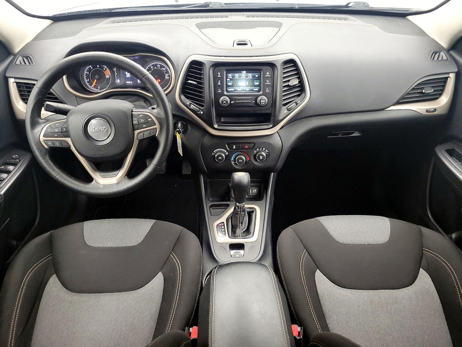 2016 Jeep Cherokee Sport - Photo 10