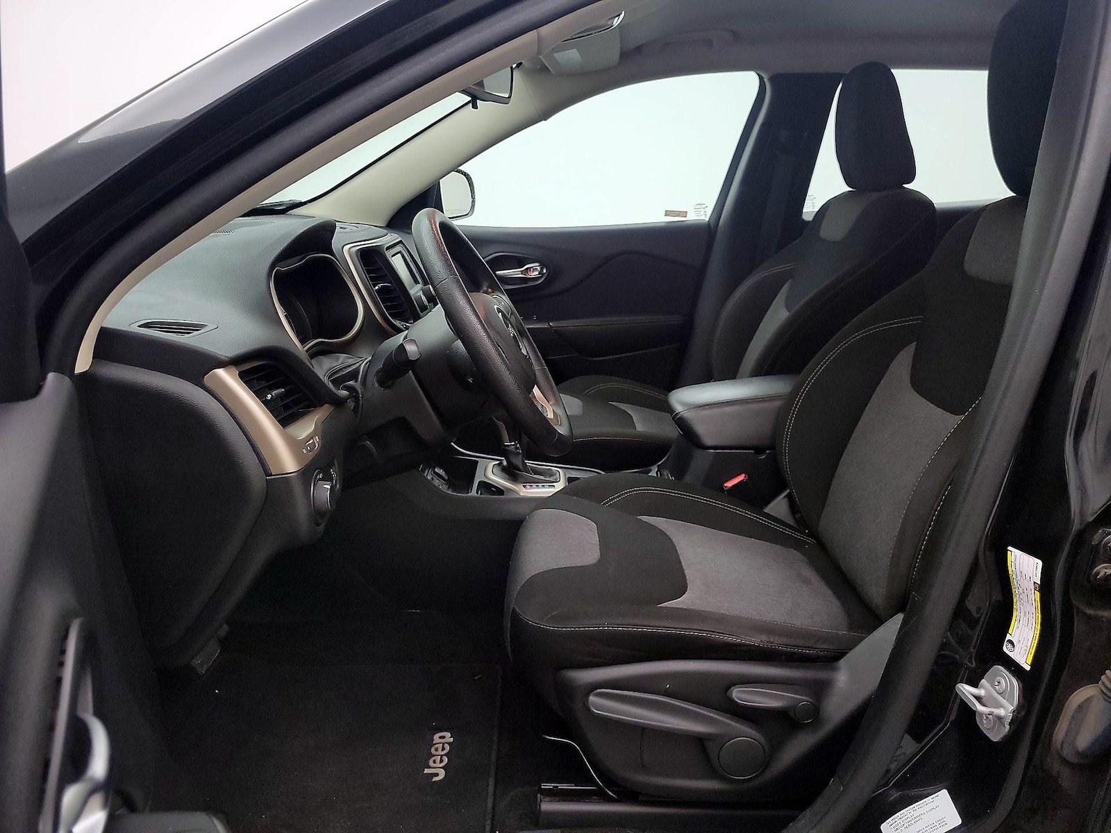 2016 Jeep Cherokee Sport - Photo 12