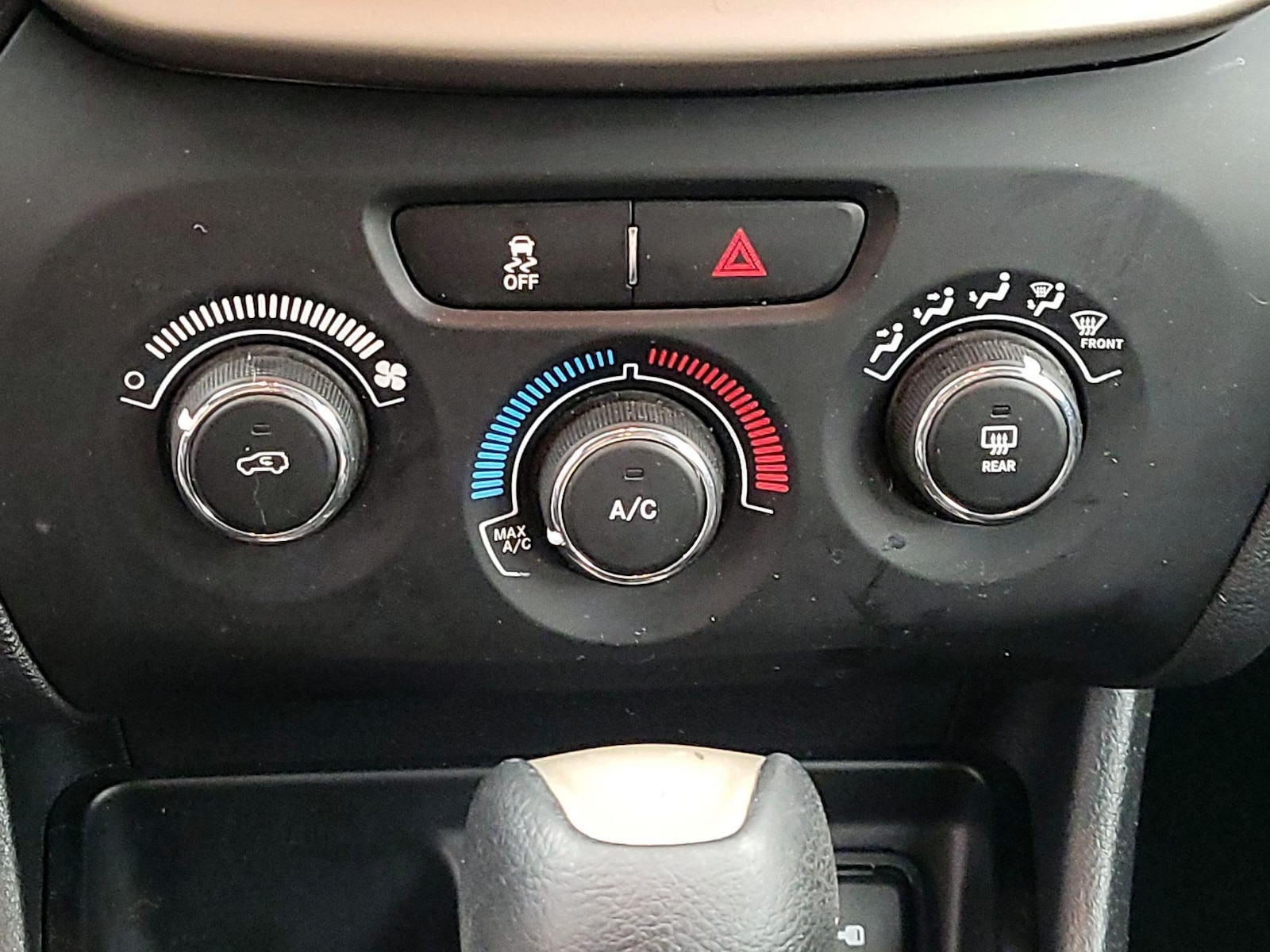 2016 Jeep Cherokee Sport - Photo 16