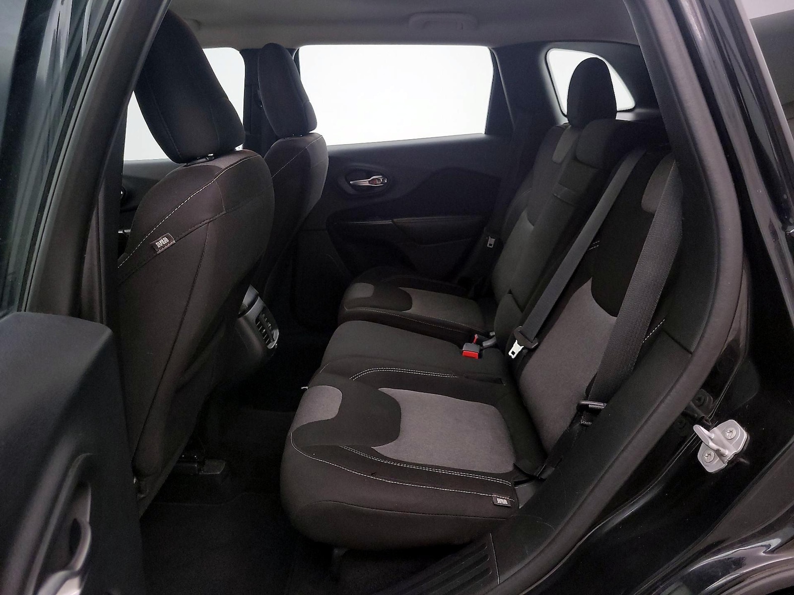 2016 Jeep Cherokee Sport - Photo 19