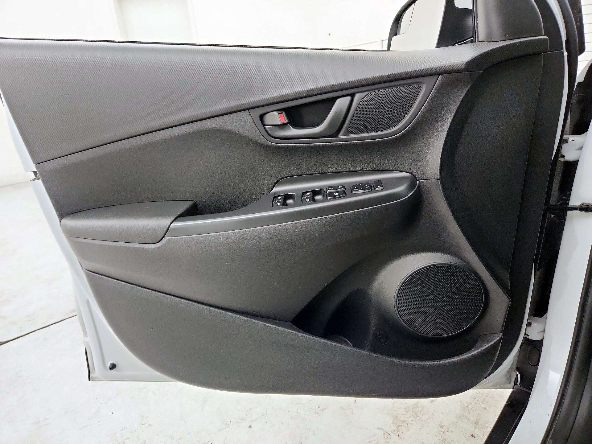 Thumbnail: 2018 Hyundai Kona - 12