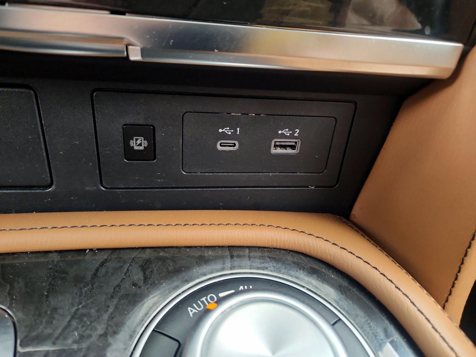 Thumbnail: 2023 INFINITI QX80 - 19