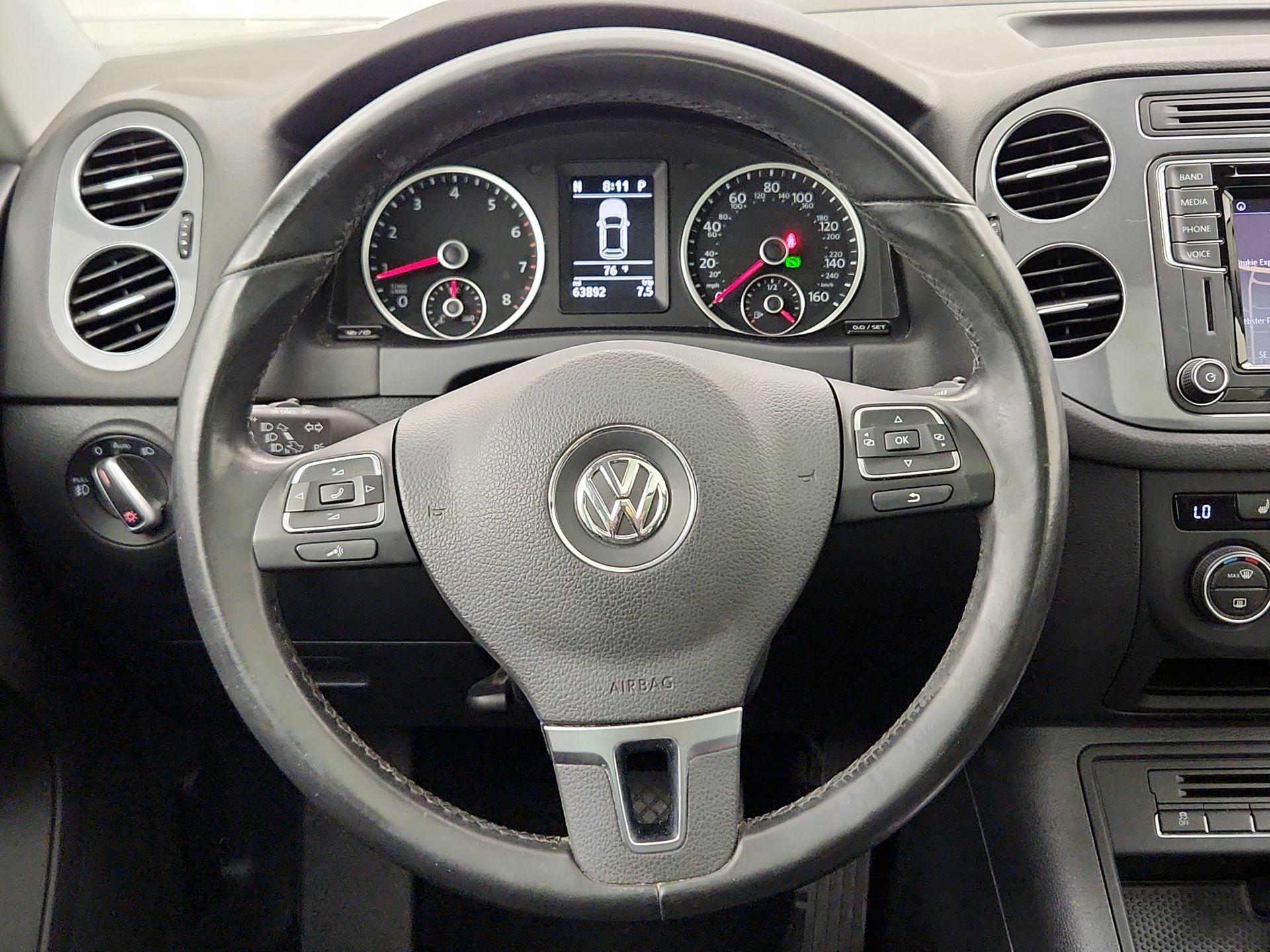 Thumbnail: 2017 Volkswagen Tiguan - 10
