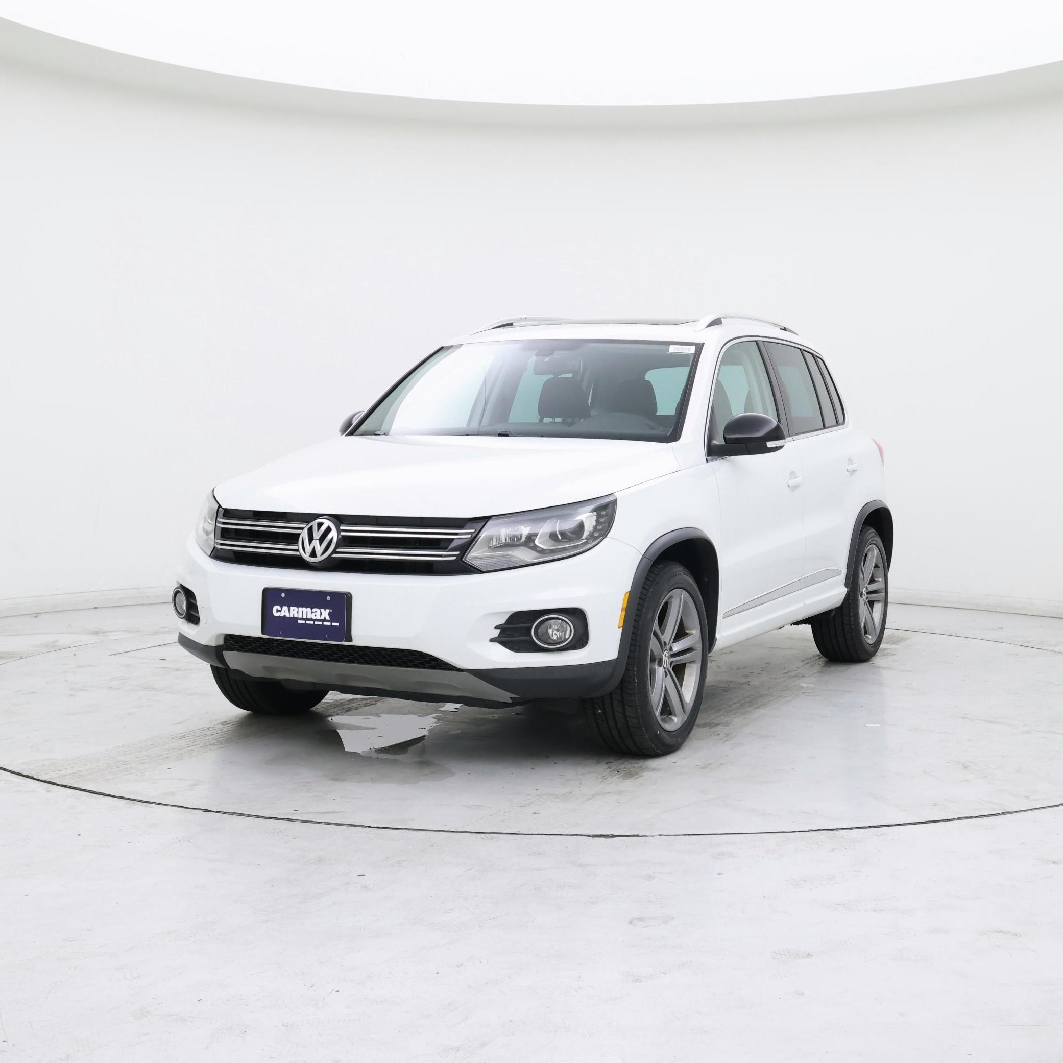 Thumbnail: 2017 Volkswagen Tiguan - 4