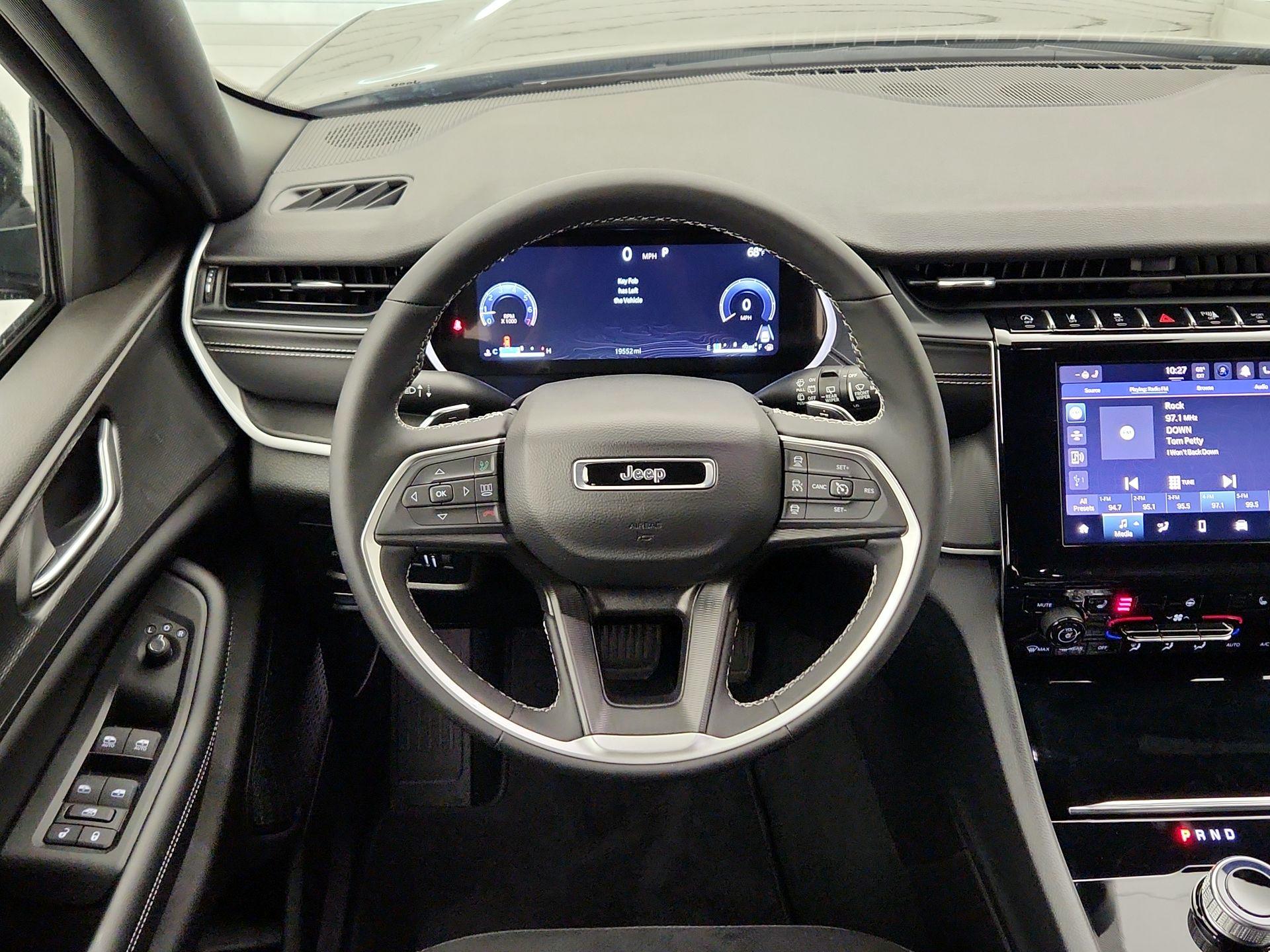 Thumbnail: 2024 Jeep Grand Cherokee - 10