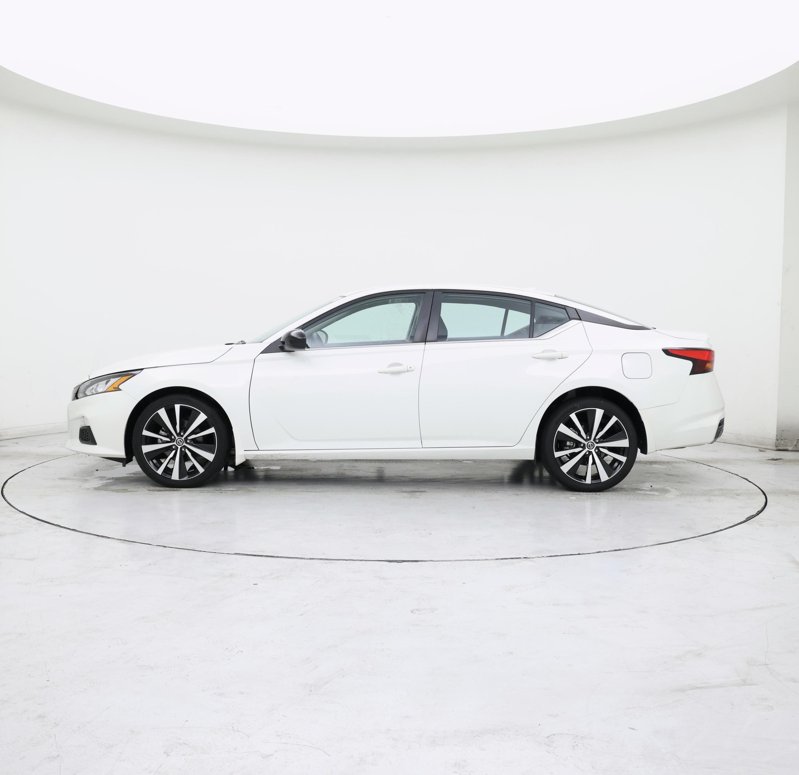 Thumbnail: 2022 Nissan Altima - 3