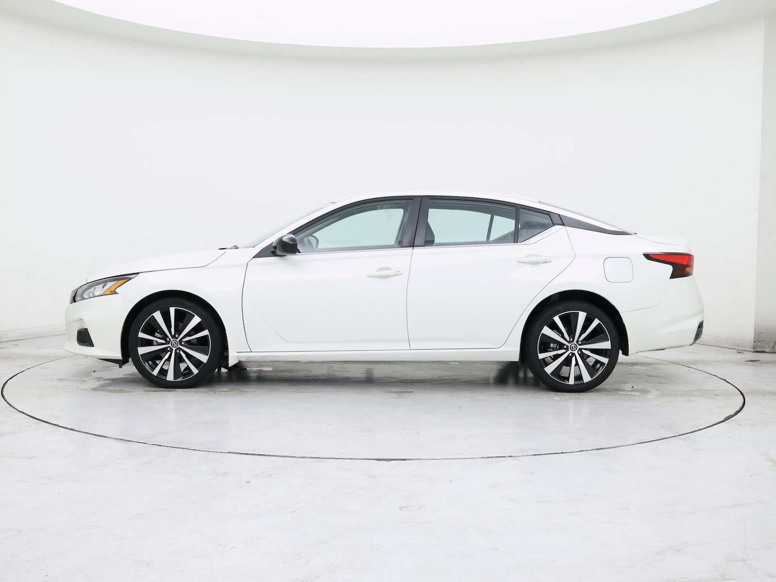 2022 Nissan Altima SR - Photo 4