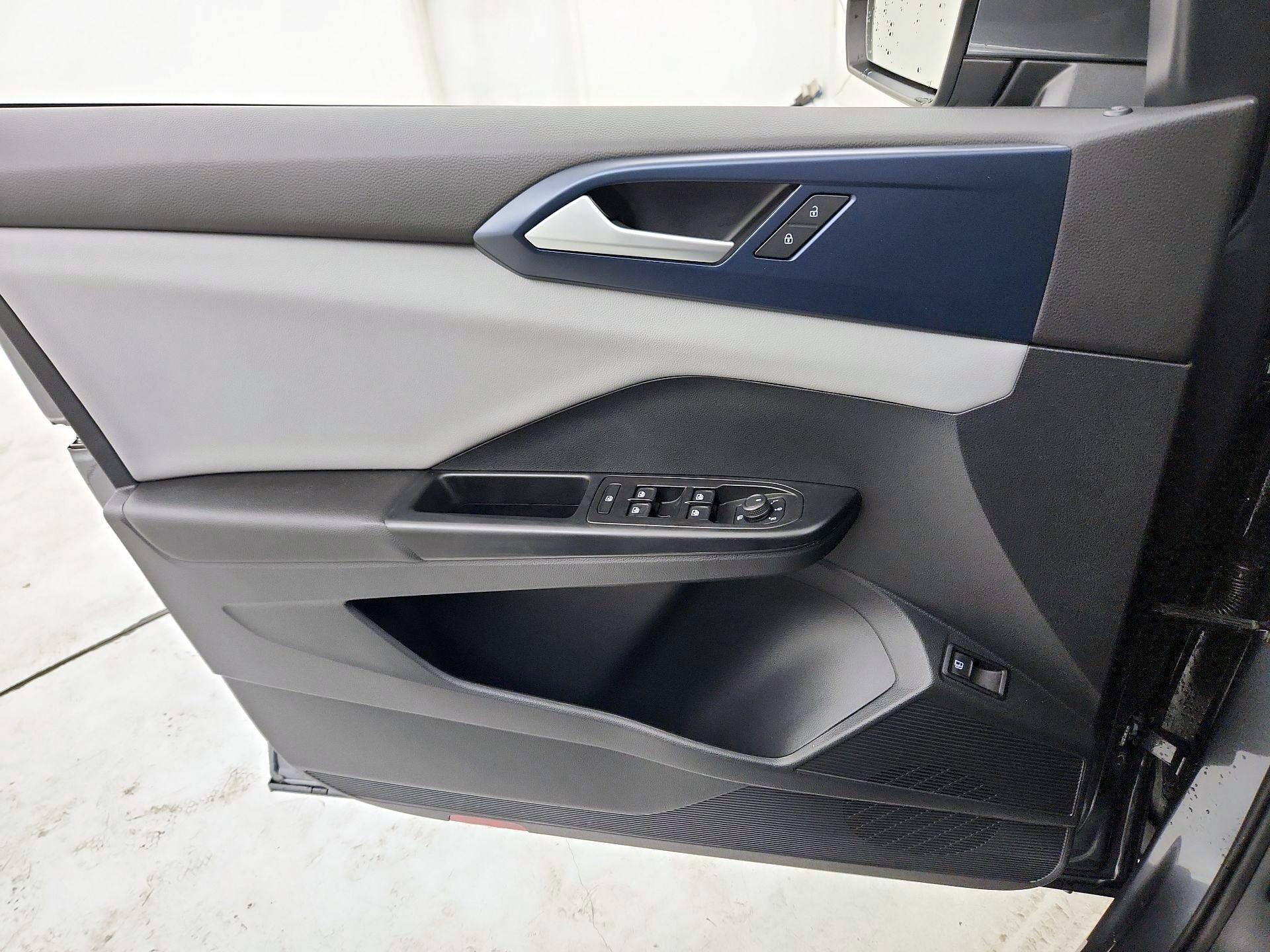 Thumbnail: 2023 Volkswagen Taos - 12