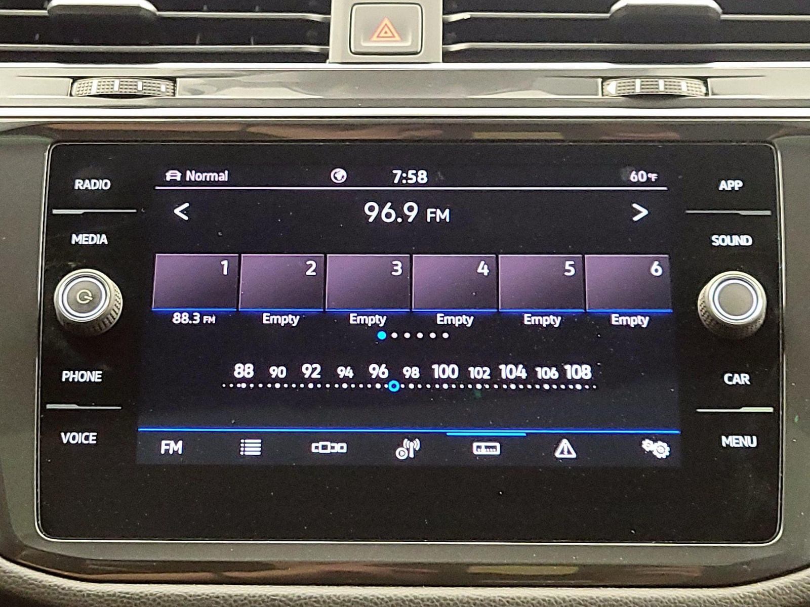2022 Volkswagen Tiguan SE R-LINE BLACK - Photo 16