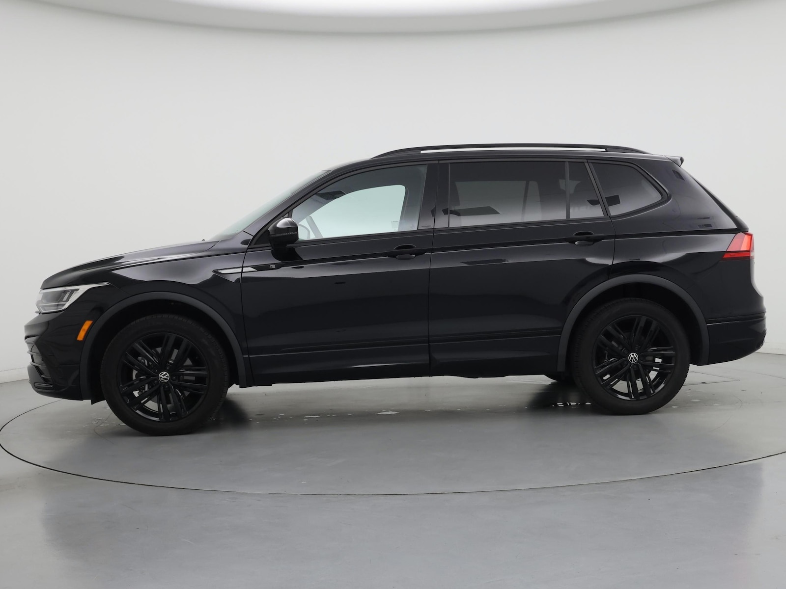 2022 Volkswagen Tiguan SE R-LINE BLACK - Photo 4