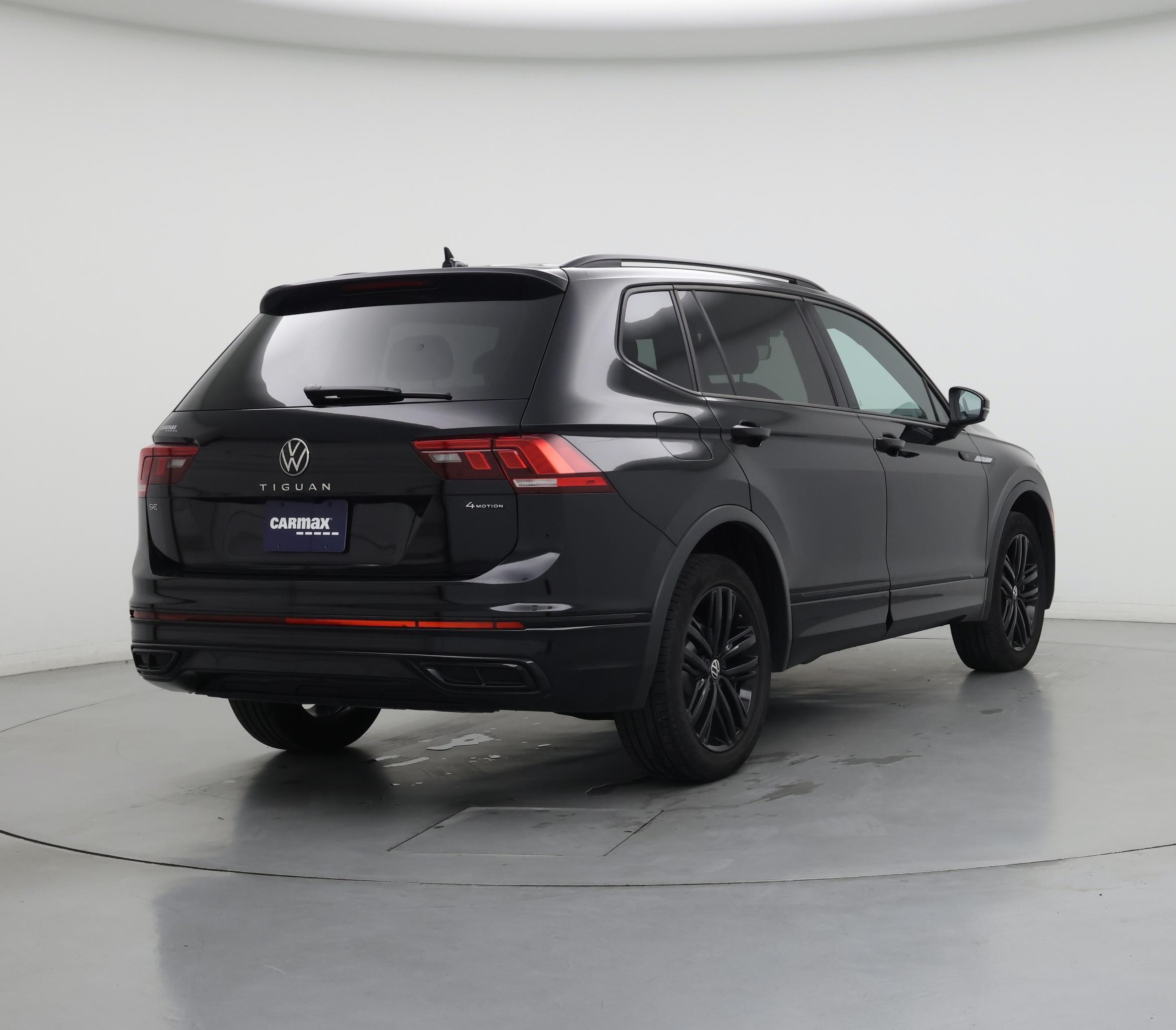 Thumbnail: 2022 Volkswagen Tiguan - 8