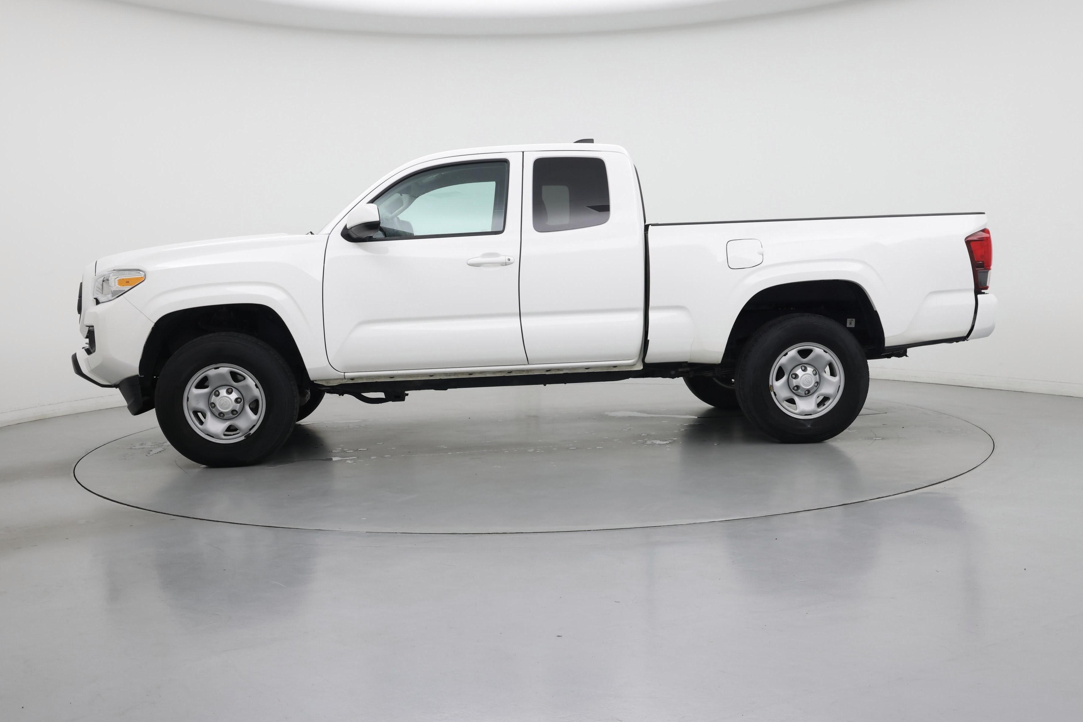 Thumbnail: 2022 Toyota Tacoma - 3