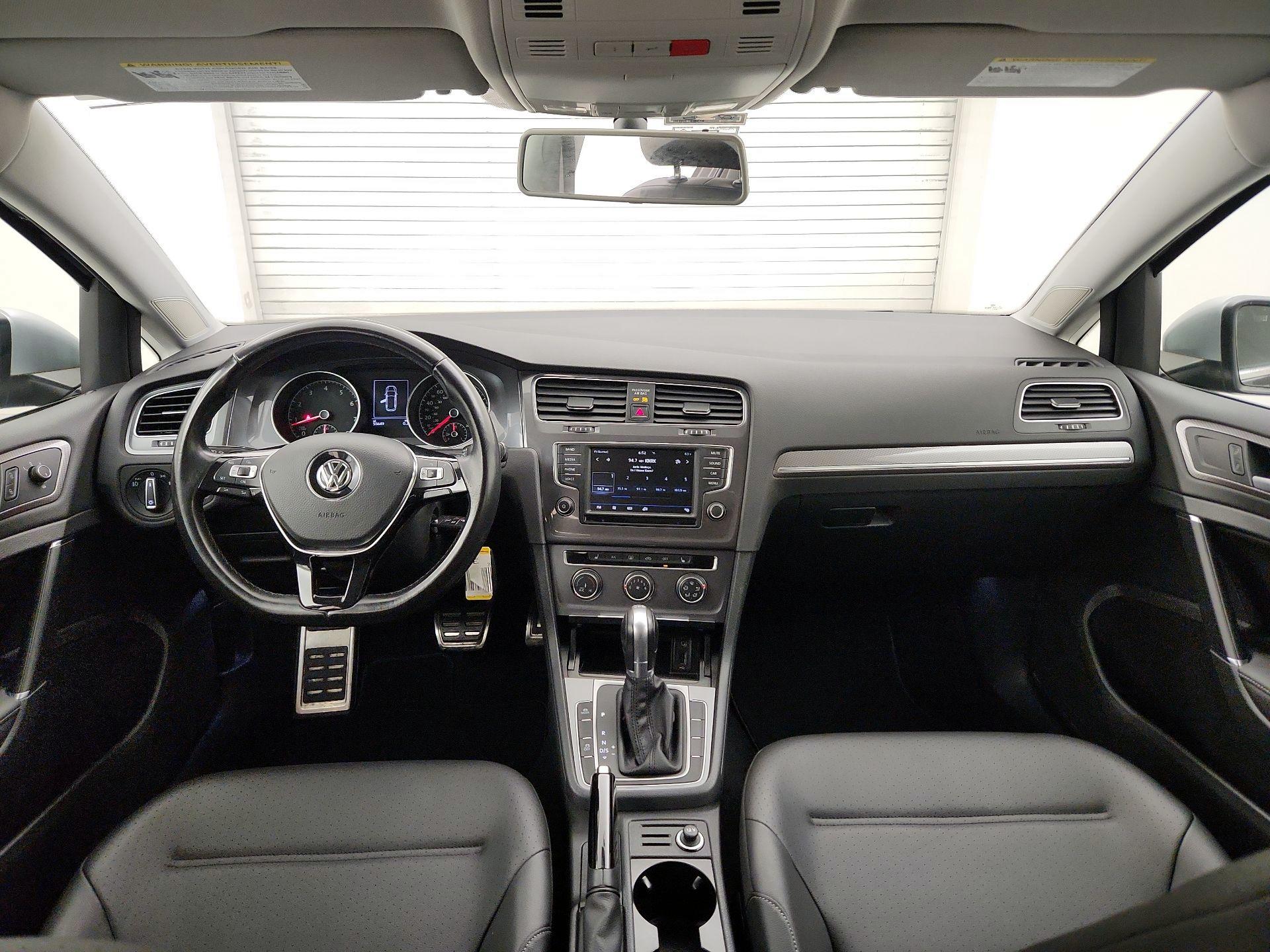 Thumbnail: 2017 Volkswagen Golf - 9