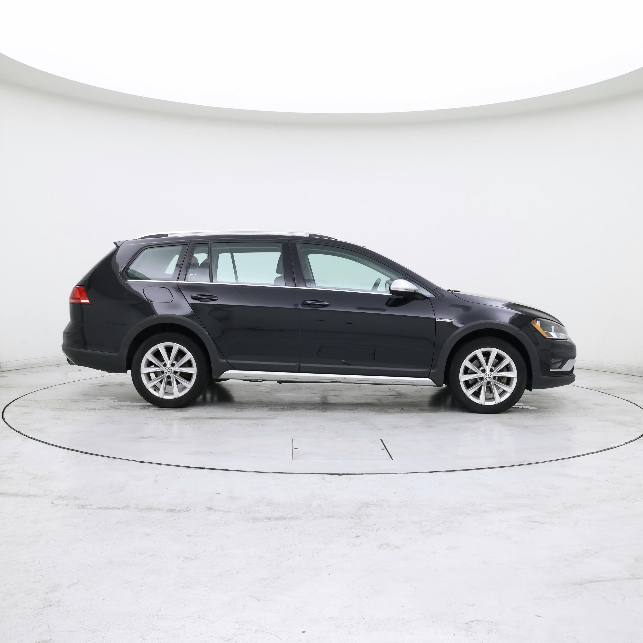 Thumbnail: 2017 Volkswagen Golf - 7